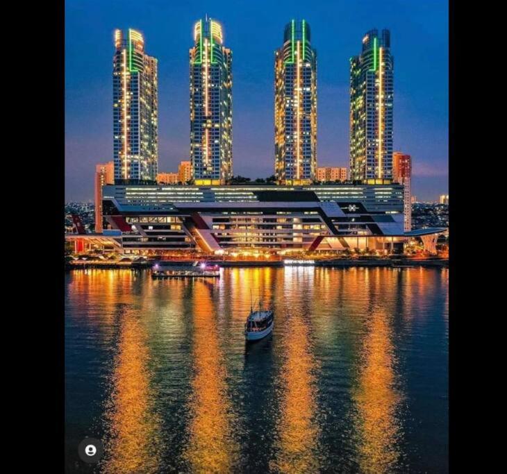 Luxury Lofts 2BR with SeaView at Apt Greenbay Pluit Tower D view 4