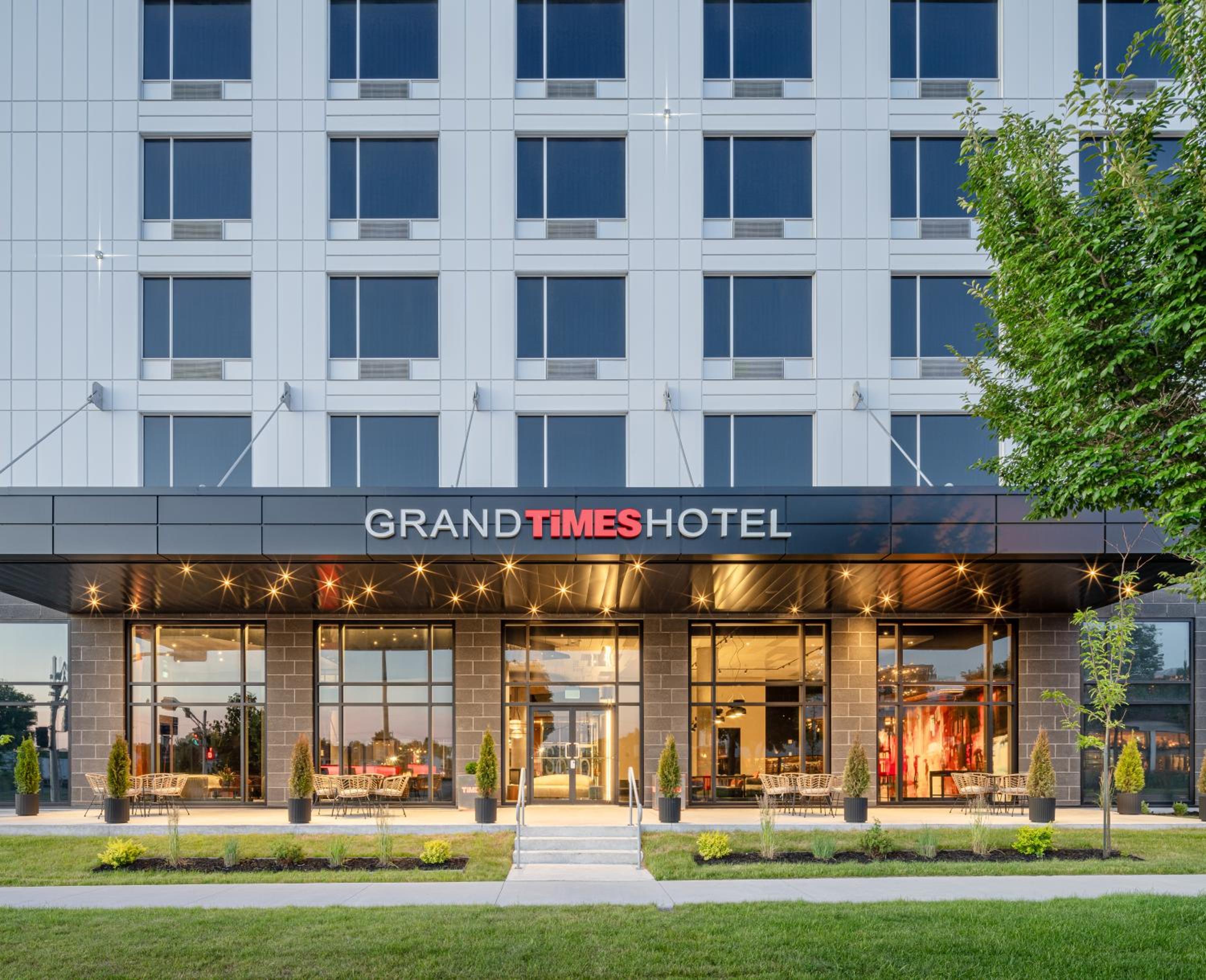 Levis Vacations - Grand Hotel Times Levis - Property Image 3