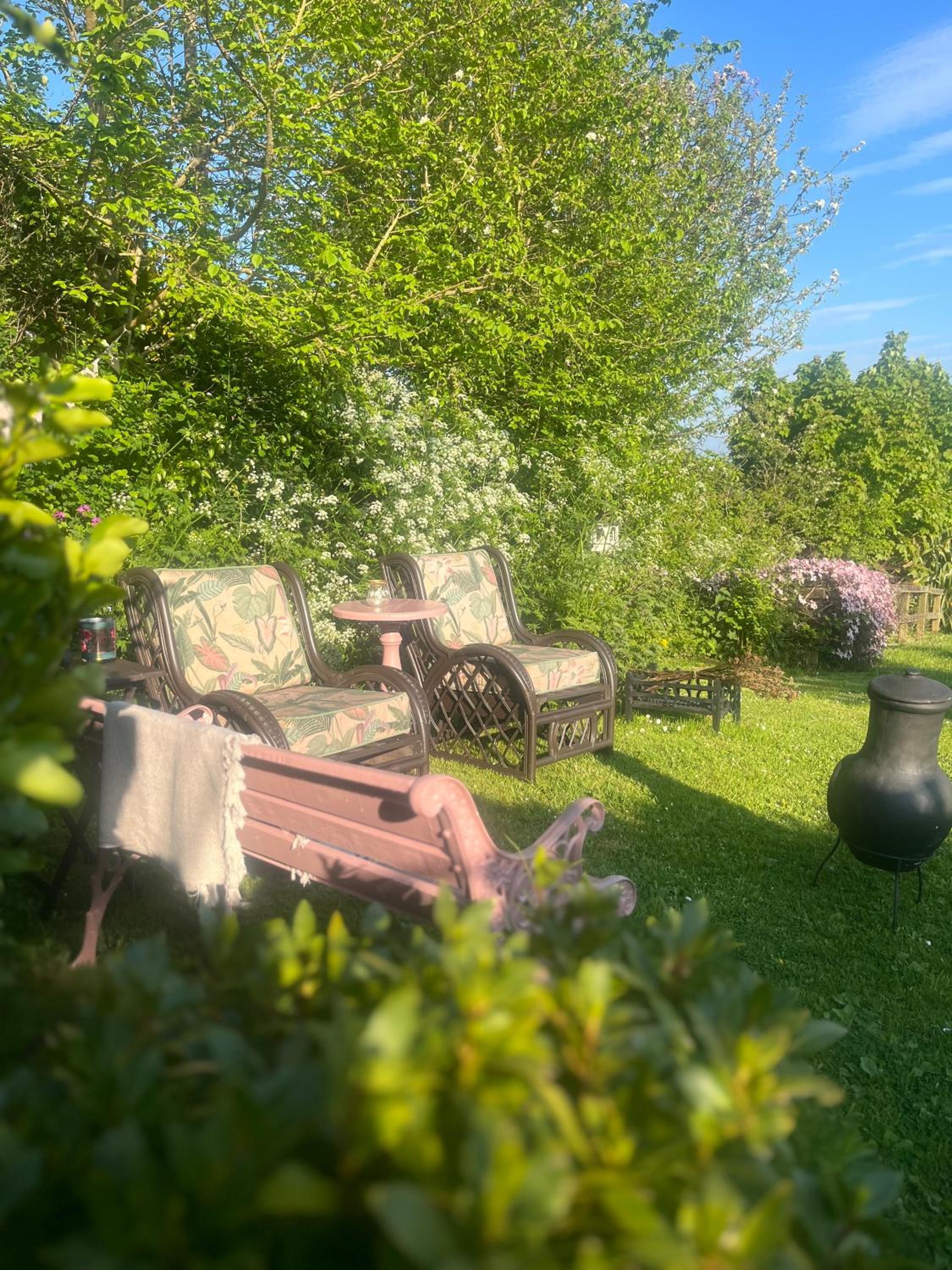 The Pink Cottage upstairs suite & Garden Summer Room view 2