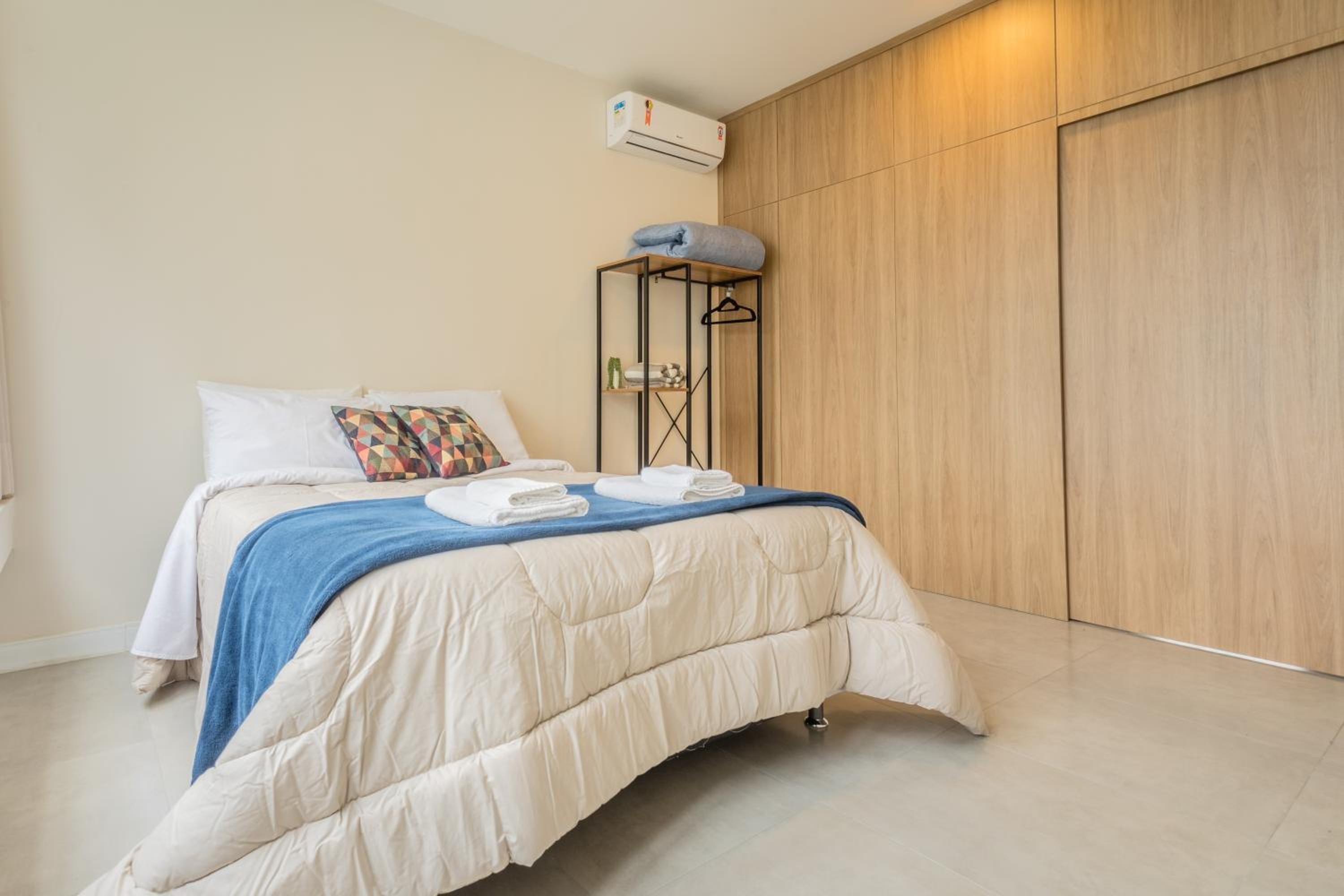 Conforto e home office no centro YX3732