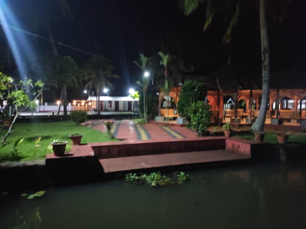 Coirvillage Lake Resort view 3