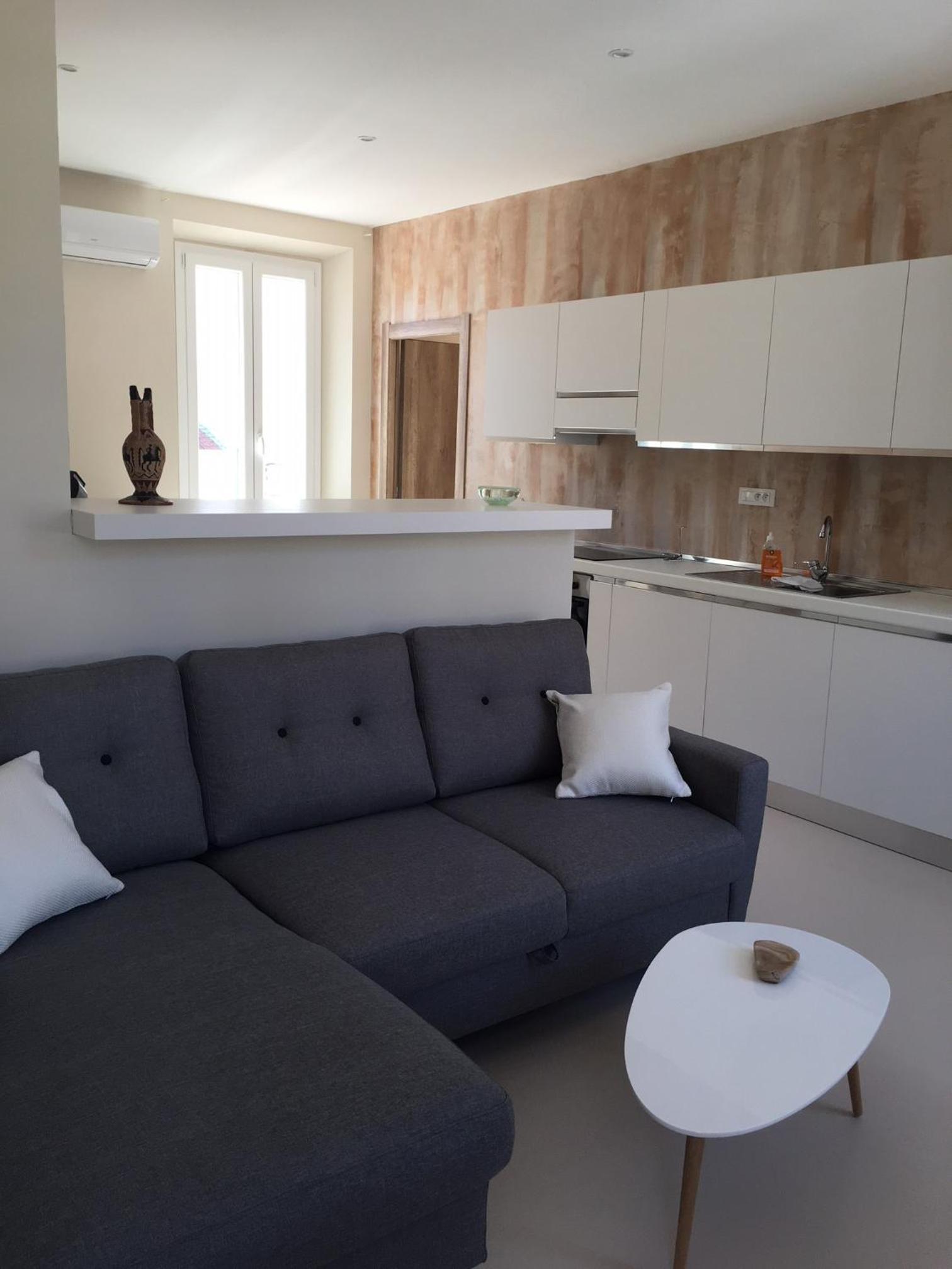 3 ROOMS - DOWNTOWN CANNES - 2 MIN FROM PALAIS Festivals