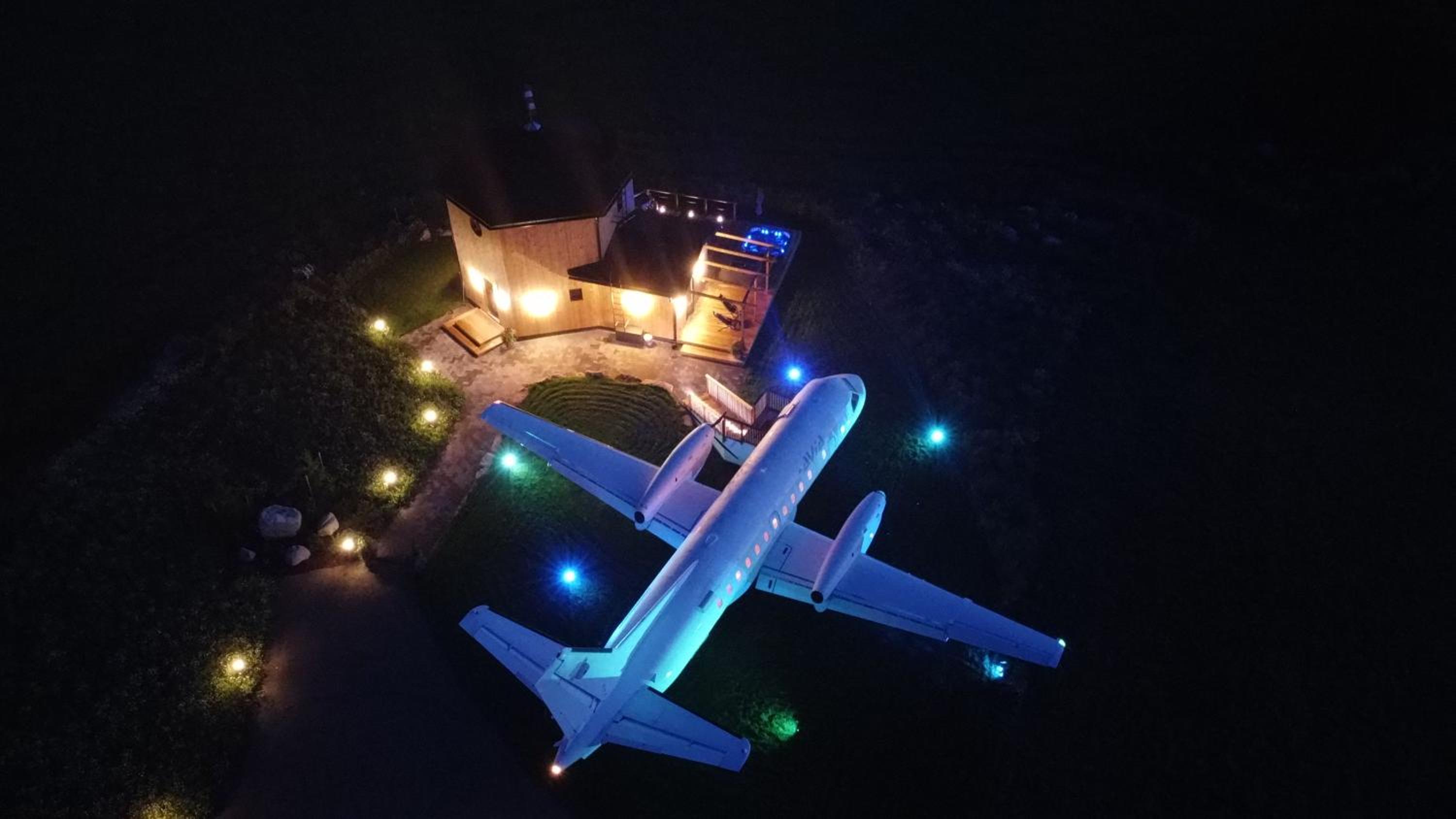 Ilmatar Airplane Lodge
