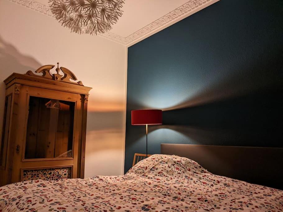 Stilvolle Moderne unter hohen Decken