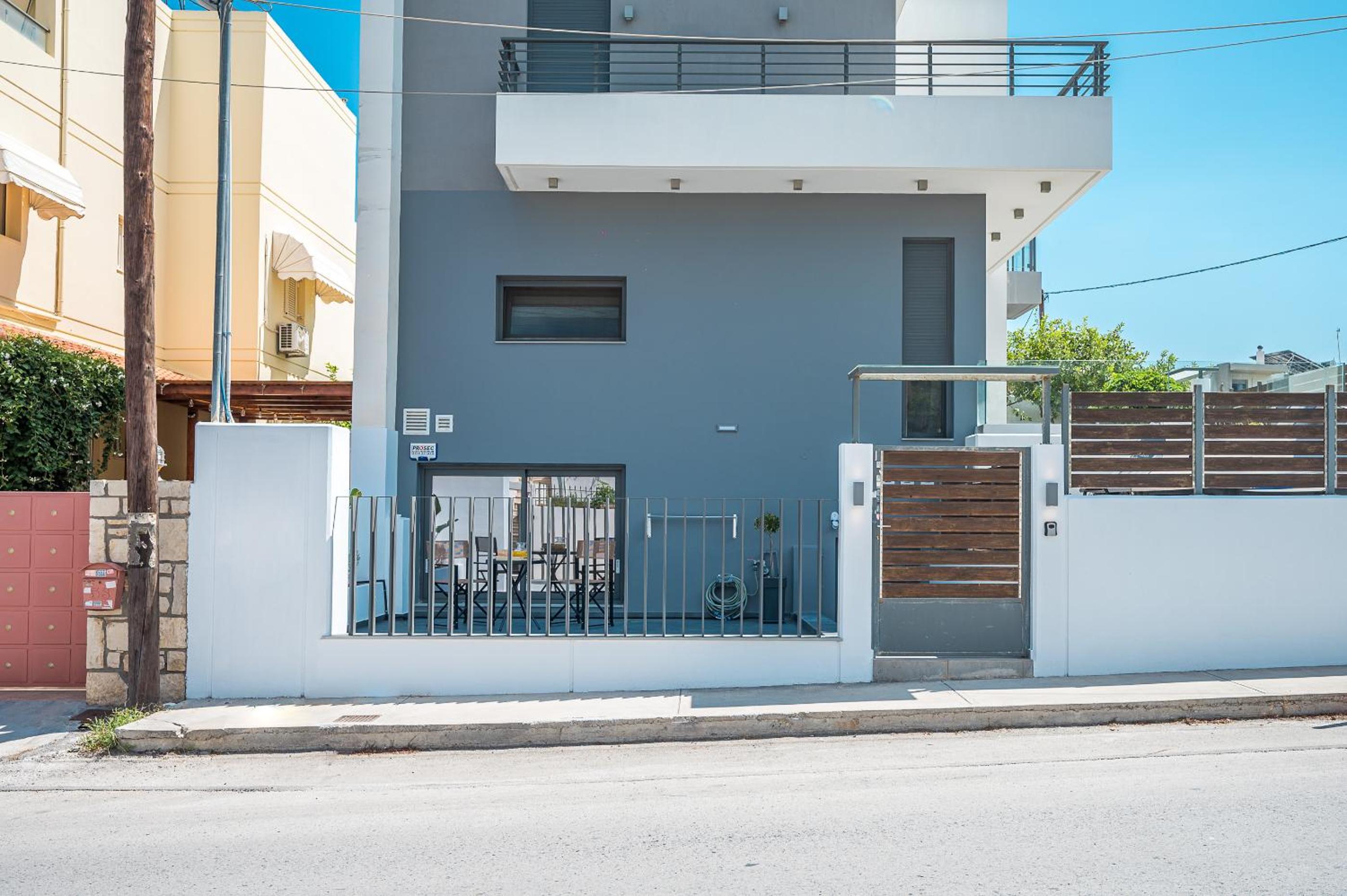 Margic Luxury Apartment view 5