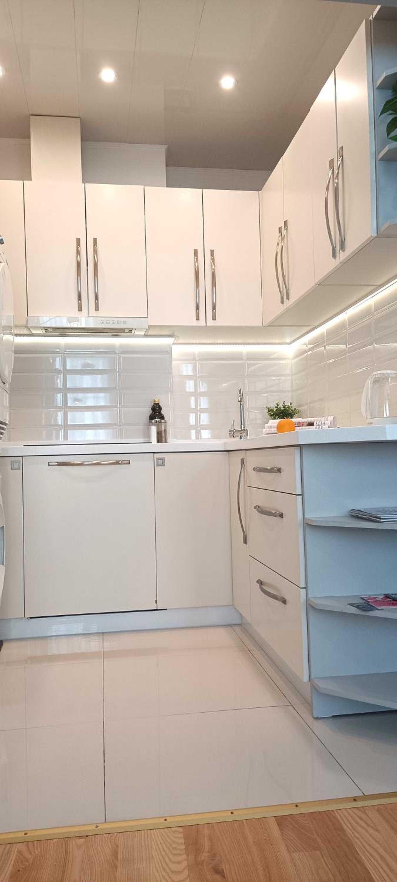 Old Town Two Bedroom Apartment near Dome Square & Scenic Waterfront