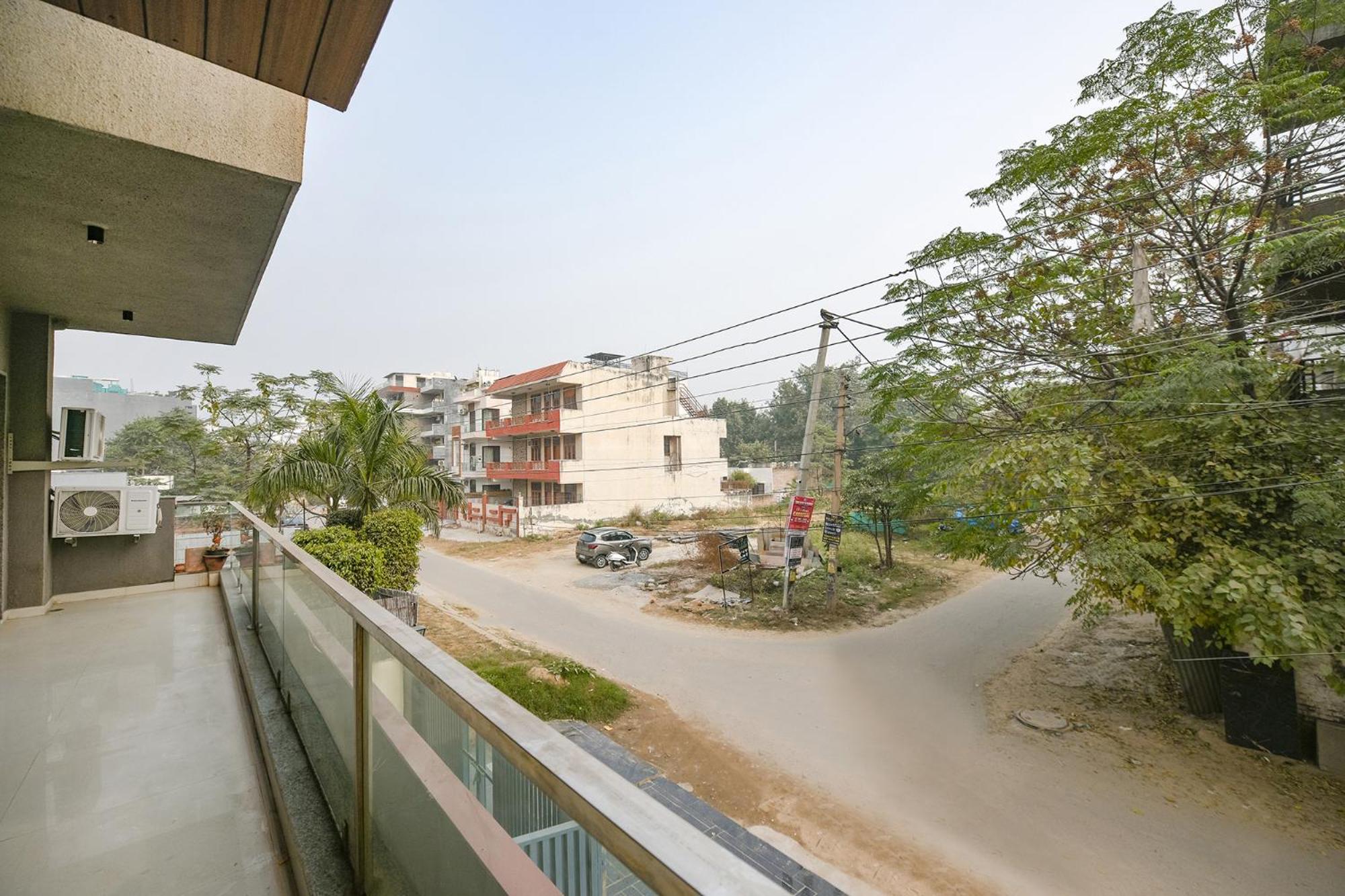 Hotel Green Lotus Luxe Near Millennium City Centre Gurugram