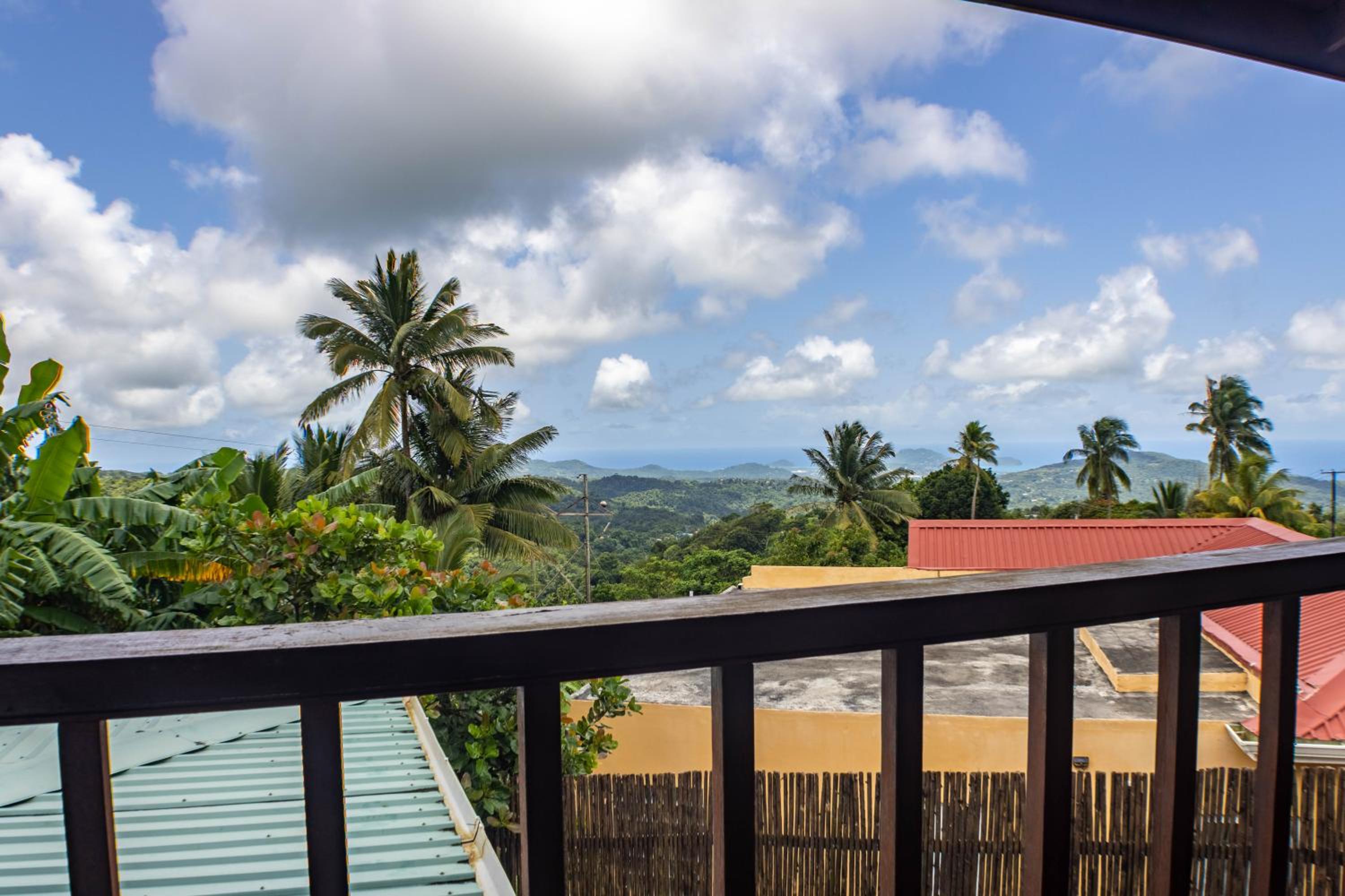 Montete Hilltop Cottage with Stunning Panoramic Views view 2