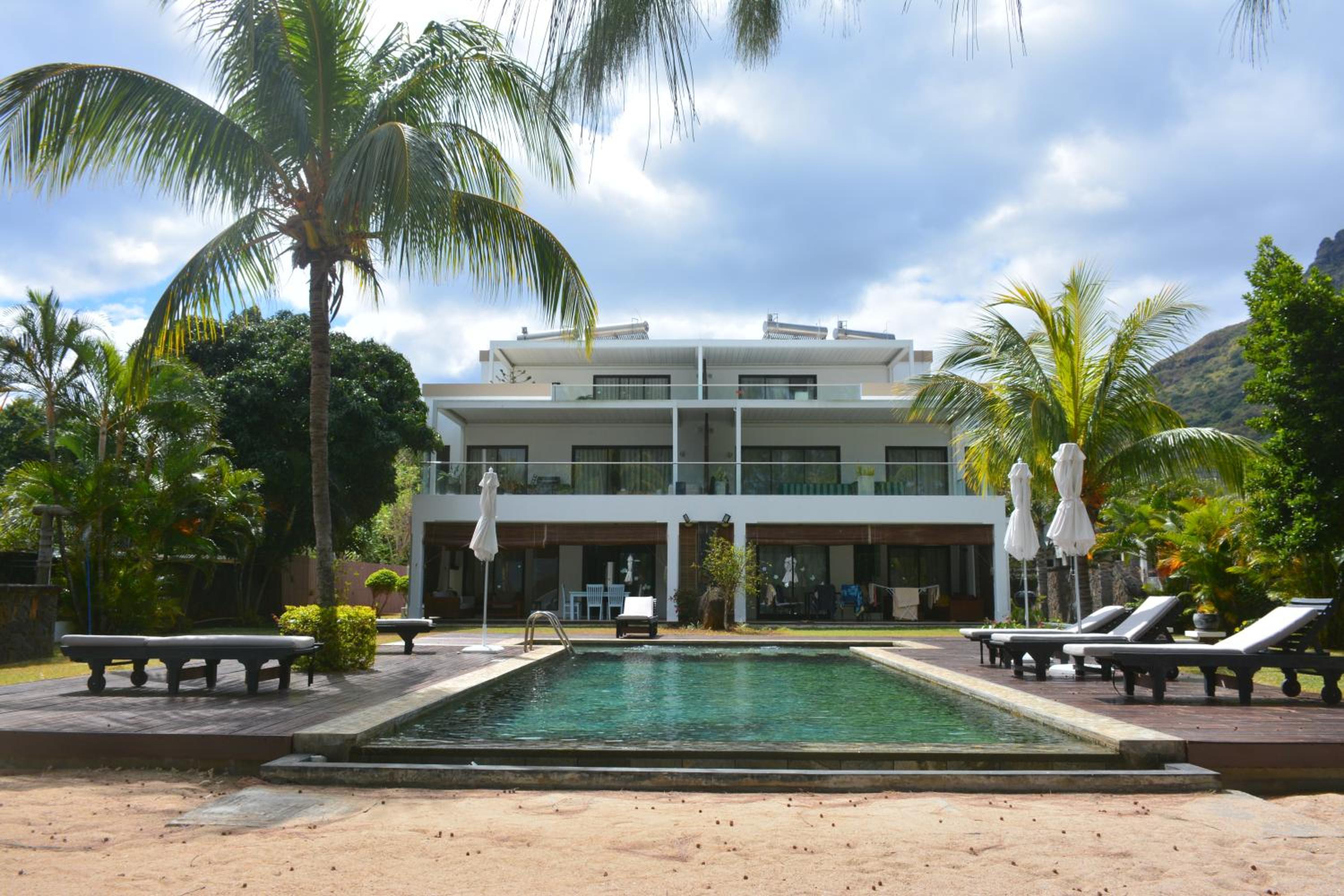 Olana Blue - Beachfront apartment photo 3