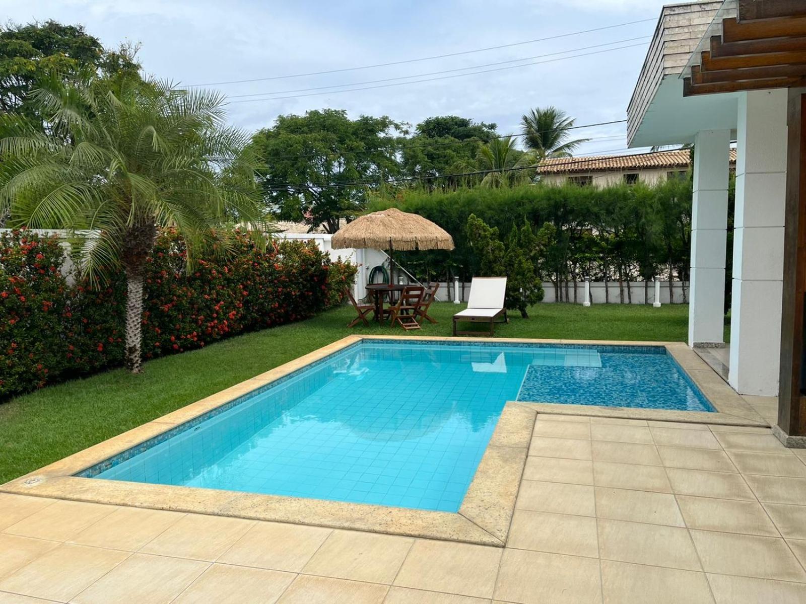 Casa no condomínio paraíso