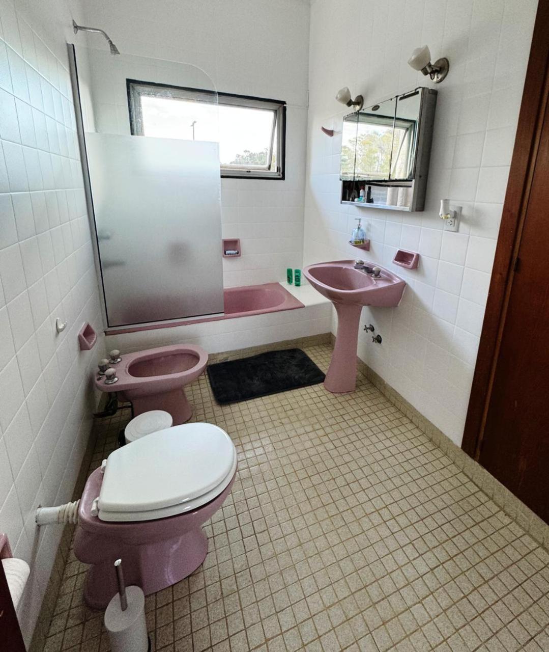 Casa Zona Residencial , pileta, garage doble y quincho con parrilla