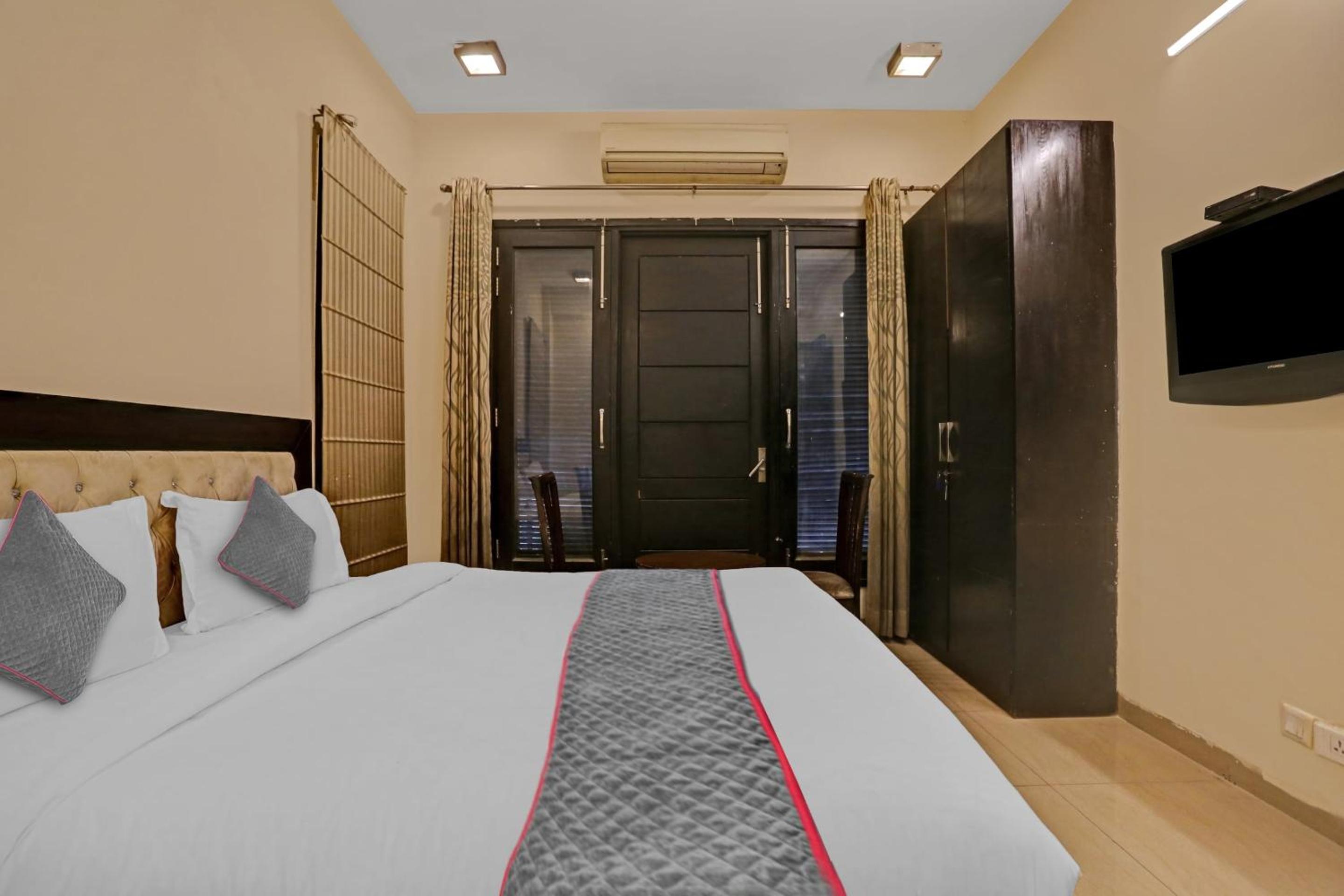 Gurgaon Vacations - Super Hotel O Global Luxury Stays - Property Image 11