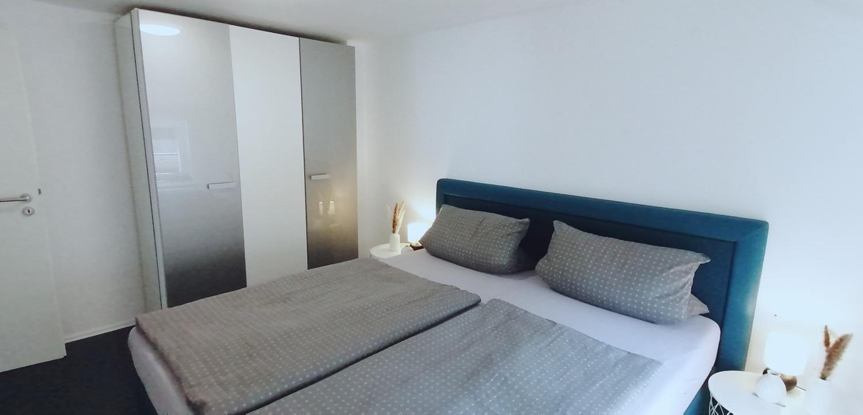 SLEEP WELL Apartments DETMOLD - Tempur Beds- NEU - Top Lage - Free parking - WIFI