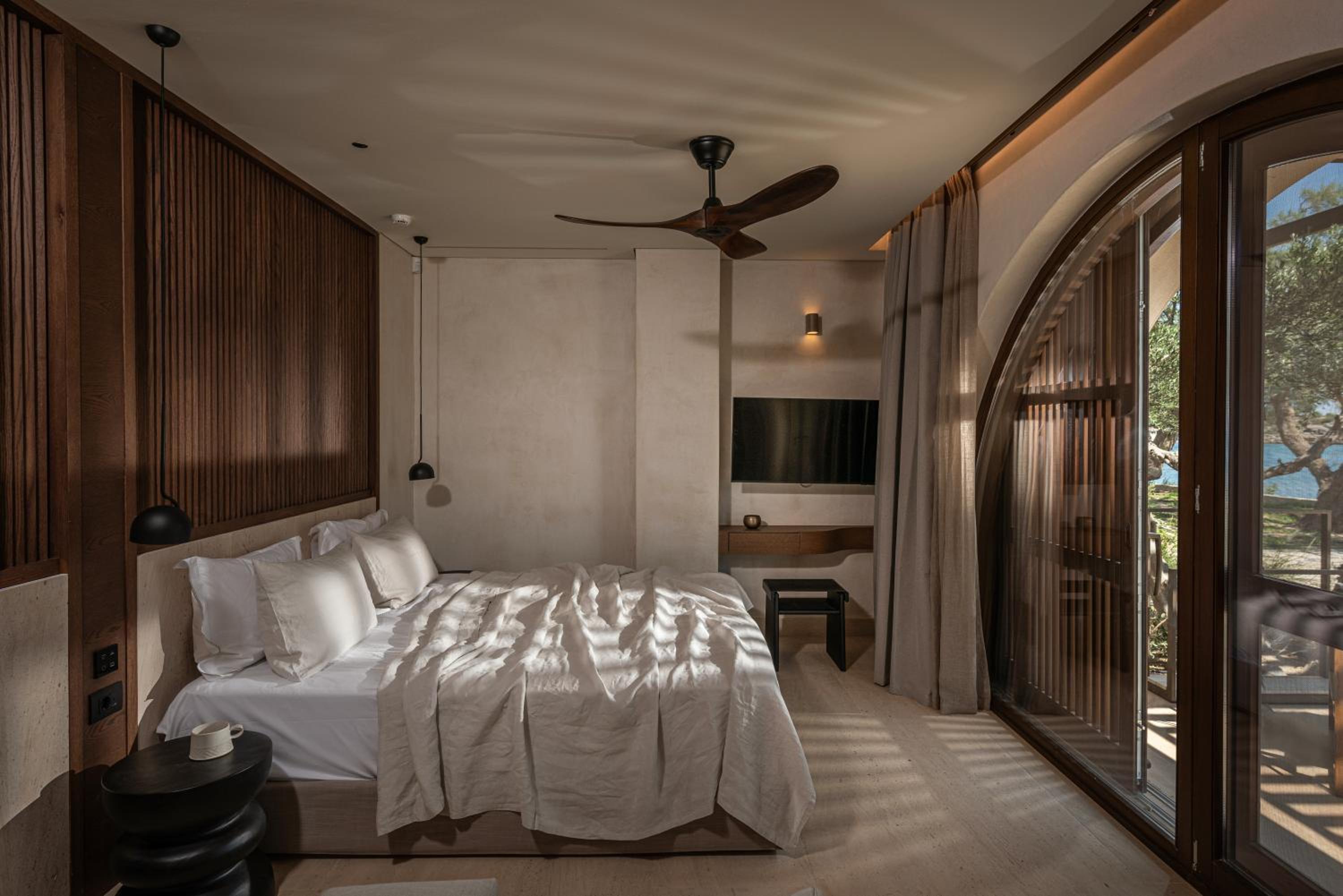 The Echo Of The Sea - Beachfront Luxury Villa view 4