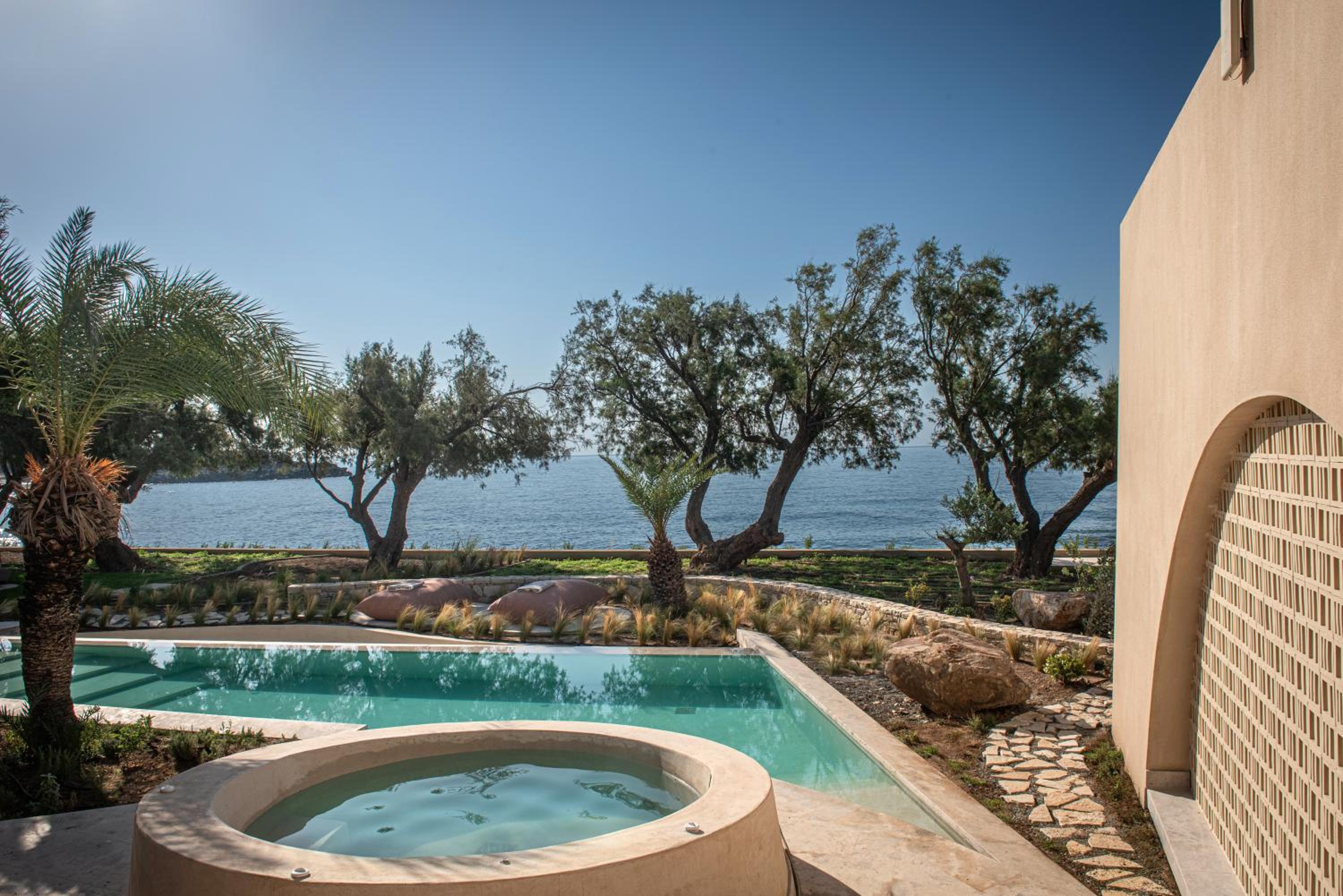 The Echo Of The Sea - Beachfront Luxury Villa view 2
