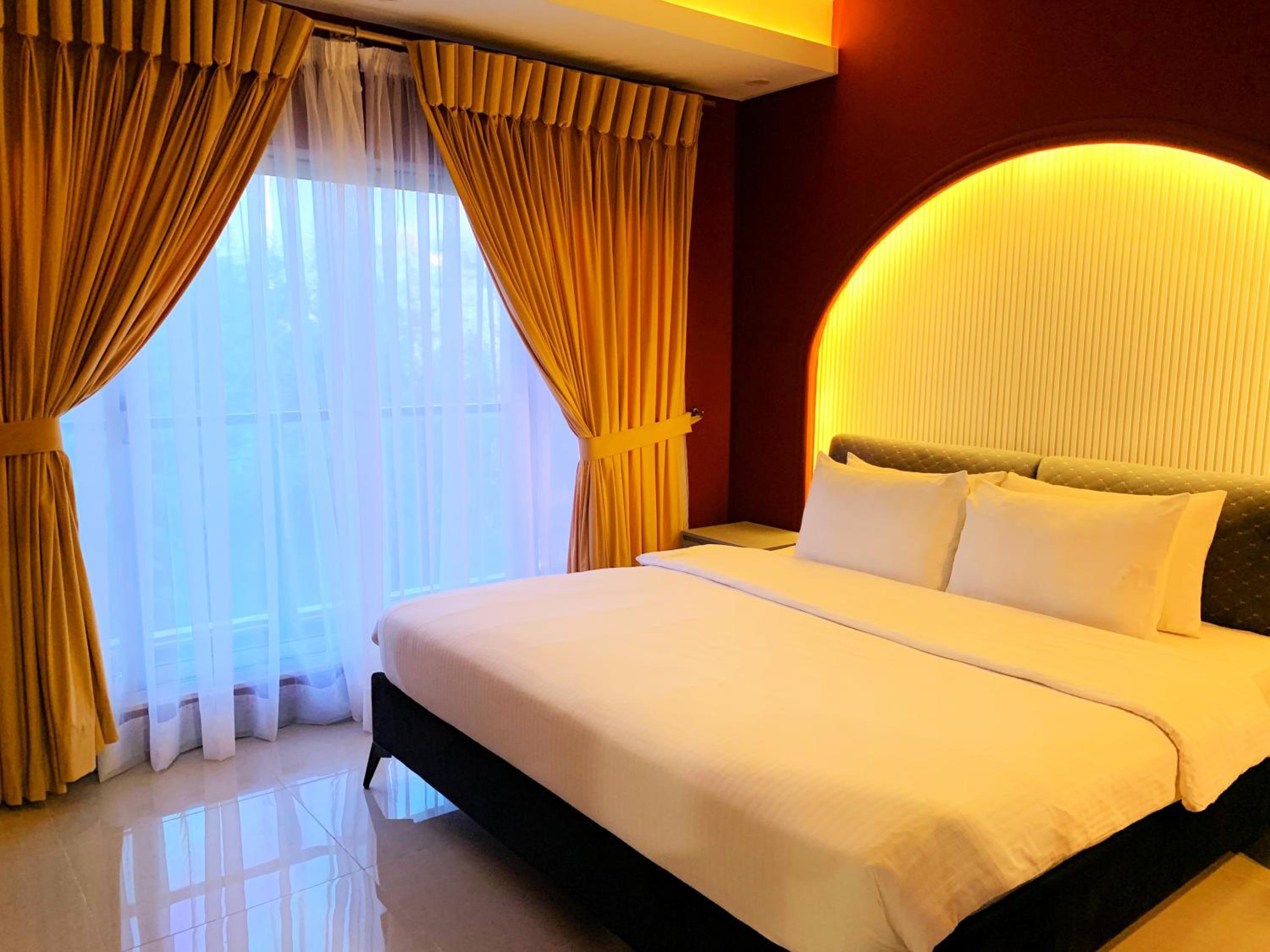 Regal Suite by StayMehman