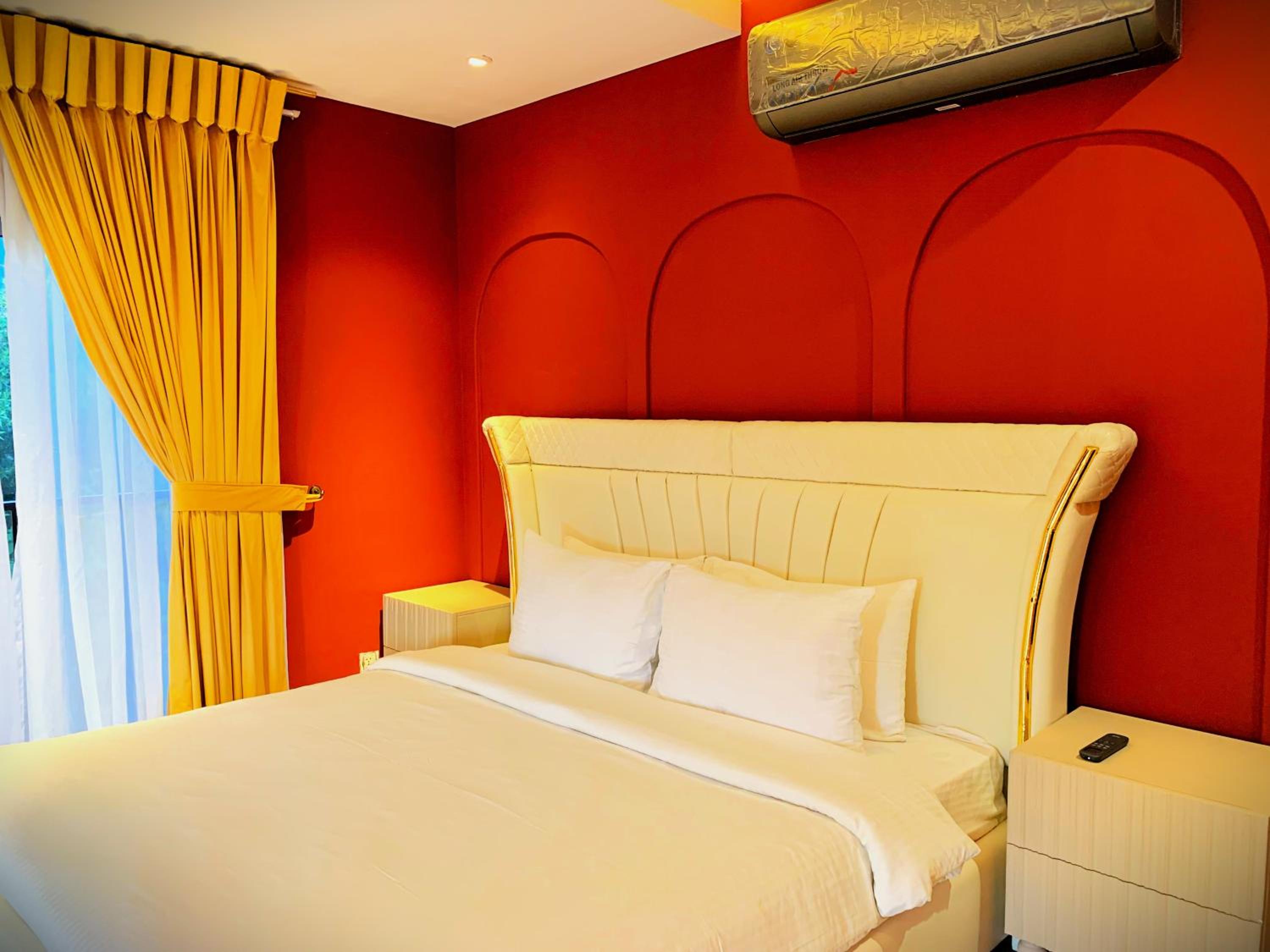 Regal Suite by StayMehman