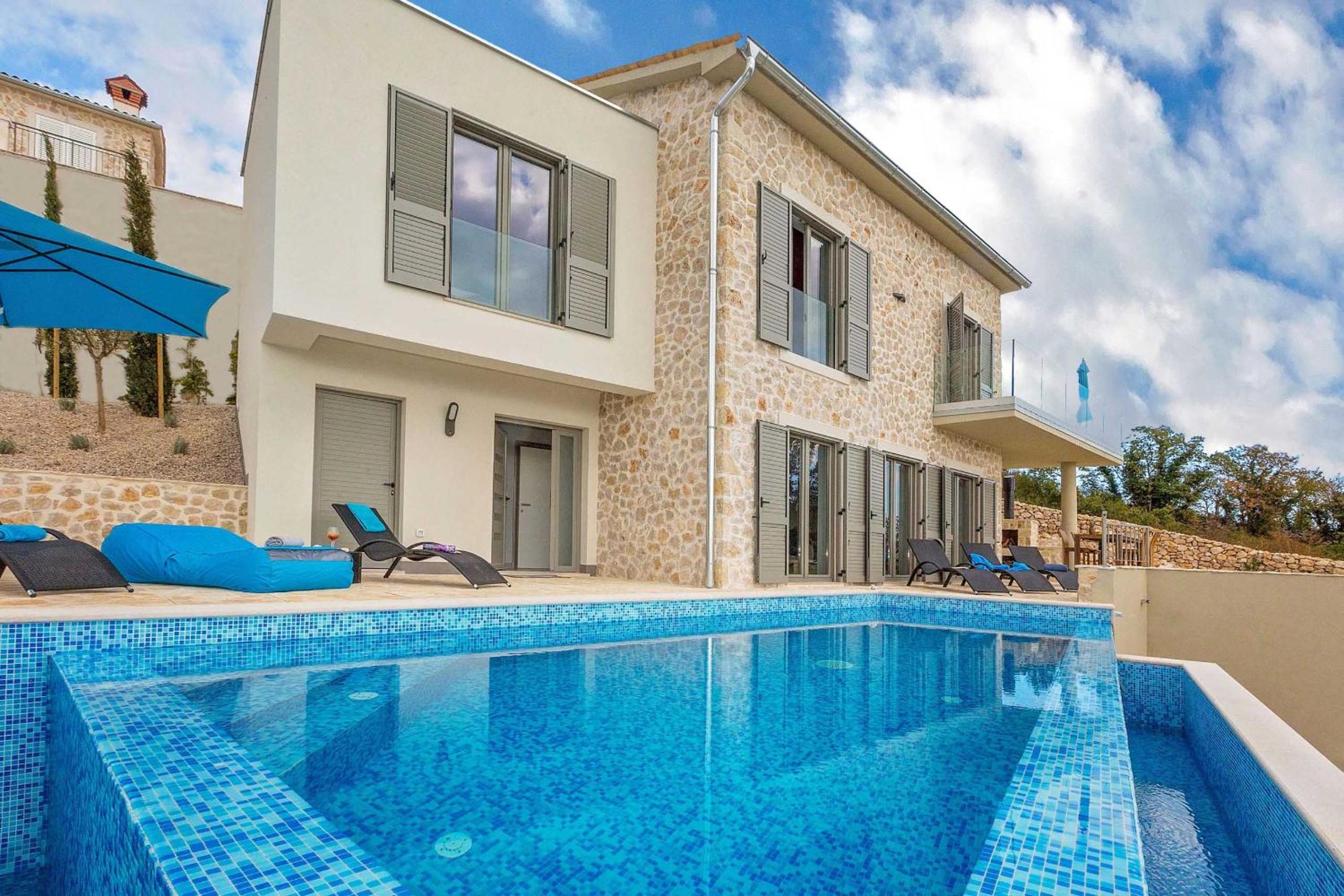 Villa Soleil in peaceful location with a sea view view 2