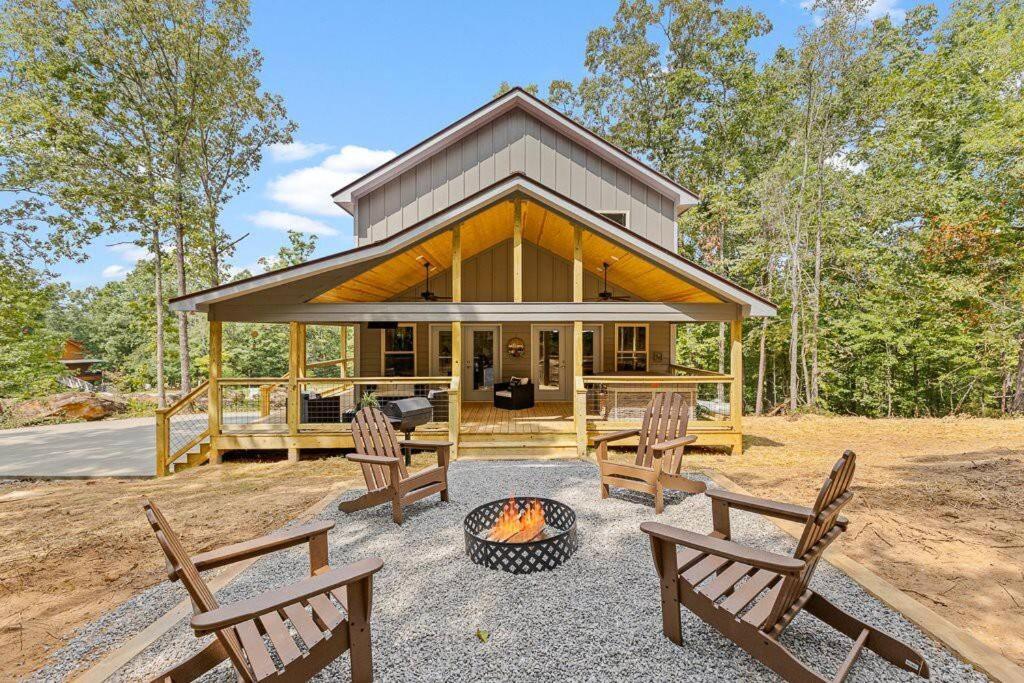 5 Bedroom Huge Luxury Cabin Perfect for Family Getaway view 2
