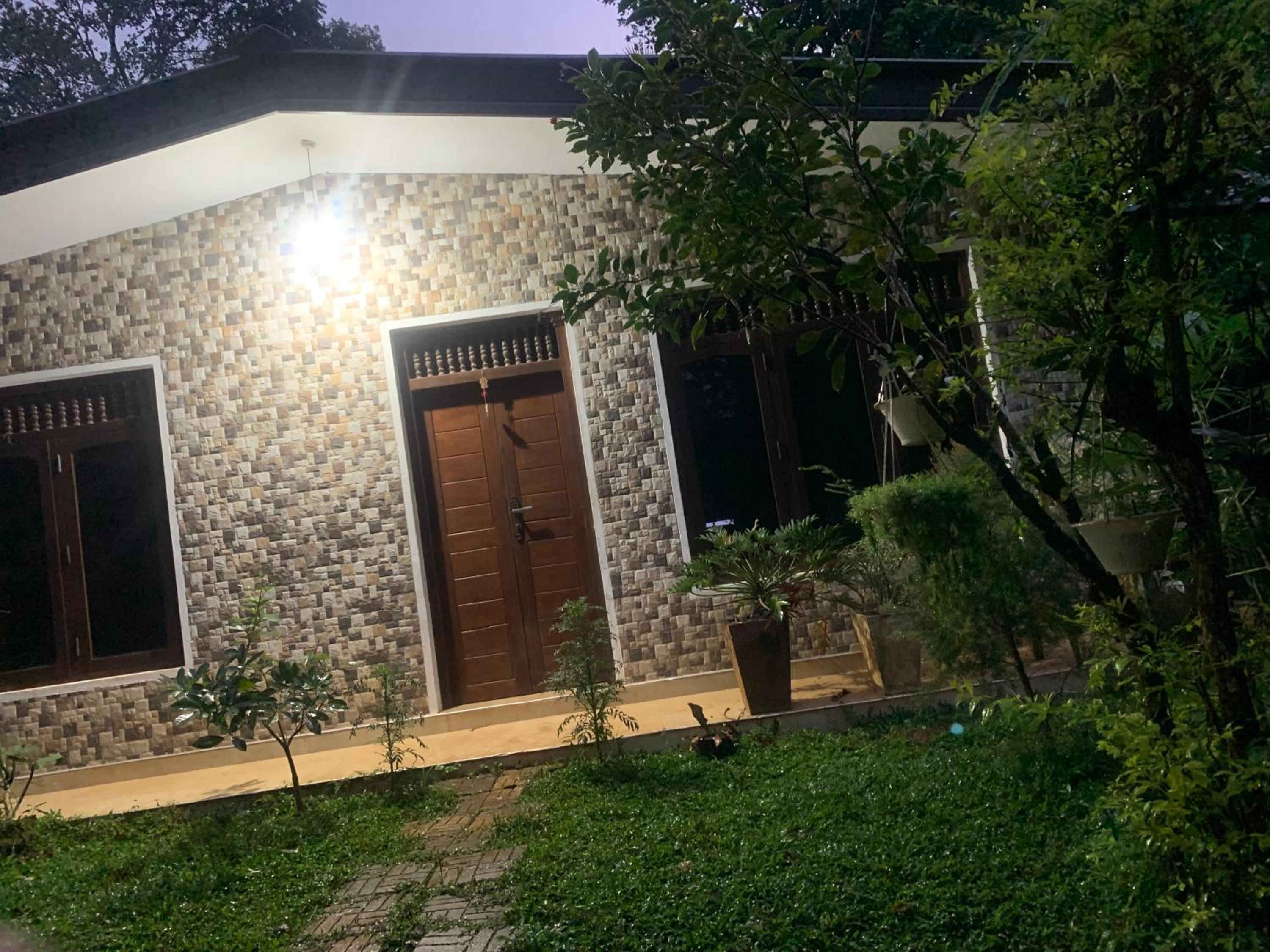 Ambulugala Home Stay