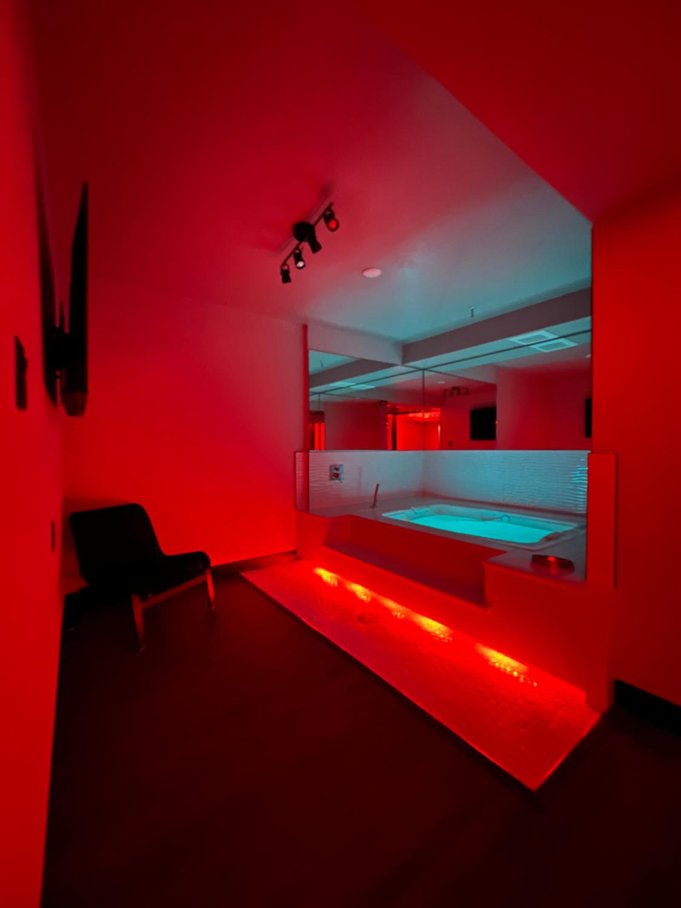 Imperial Suites, Adults Only