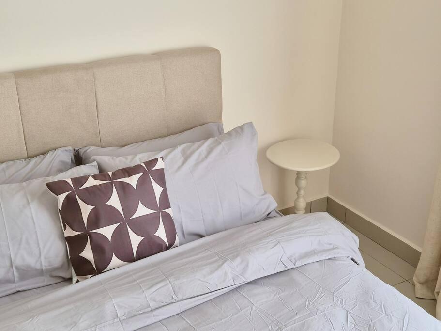 Heart of Mount Austin Cozy 2 Rooms 4 Pax