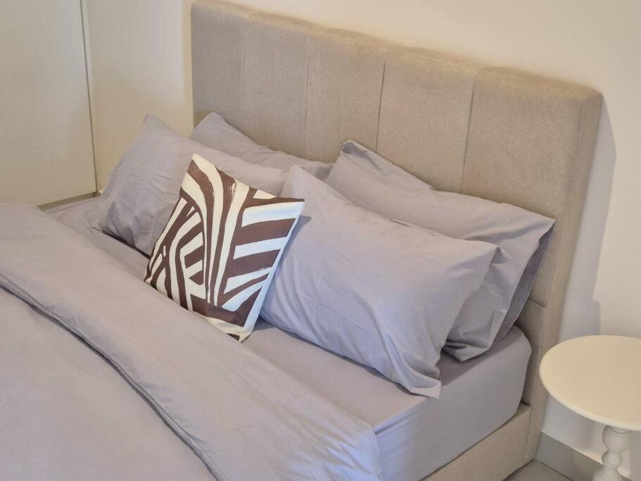 Heart of Mount Austin Cozy 2 Rooms 4 Pax