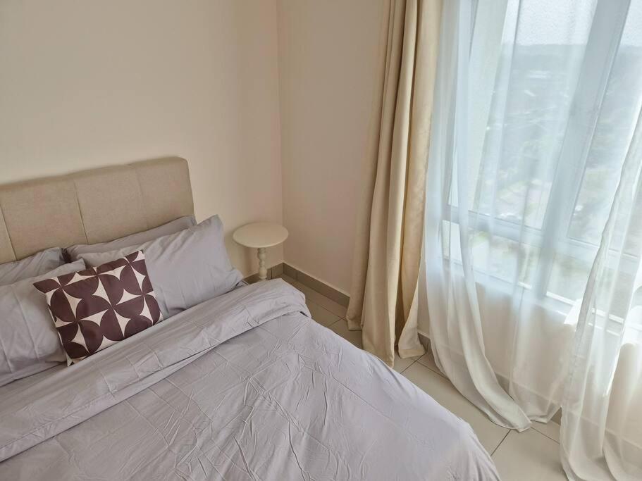 Heart of Mount Austin Cozy 2 Rooms 4 Pax
