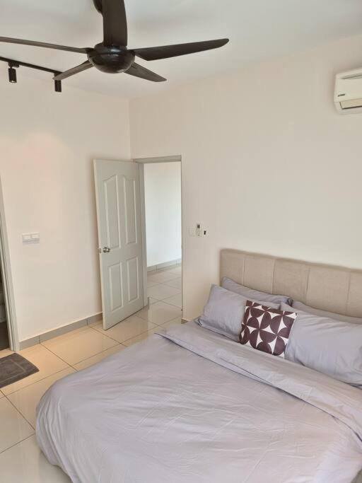 Heart of Mount Austin Cozy 2 Rooms 4 Pax