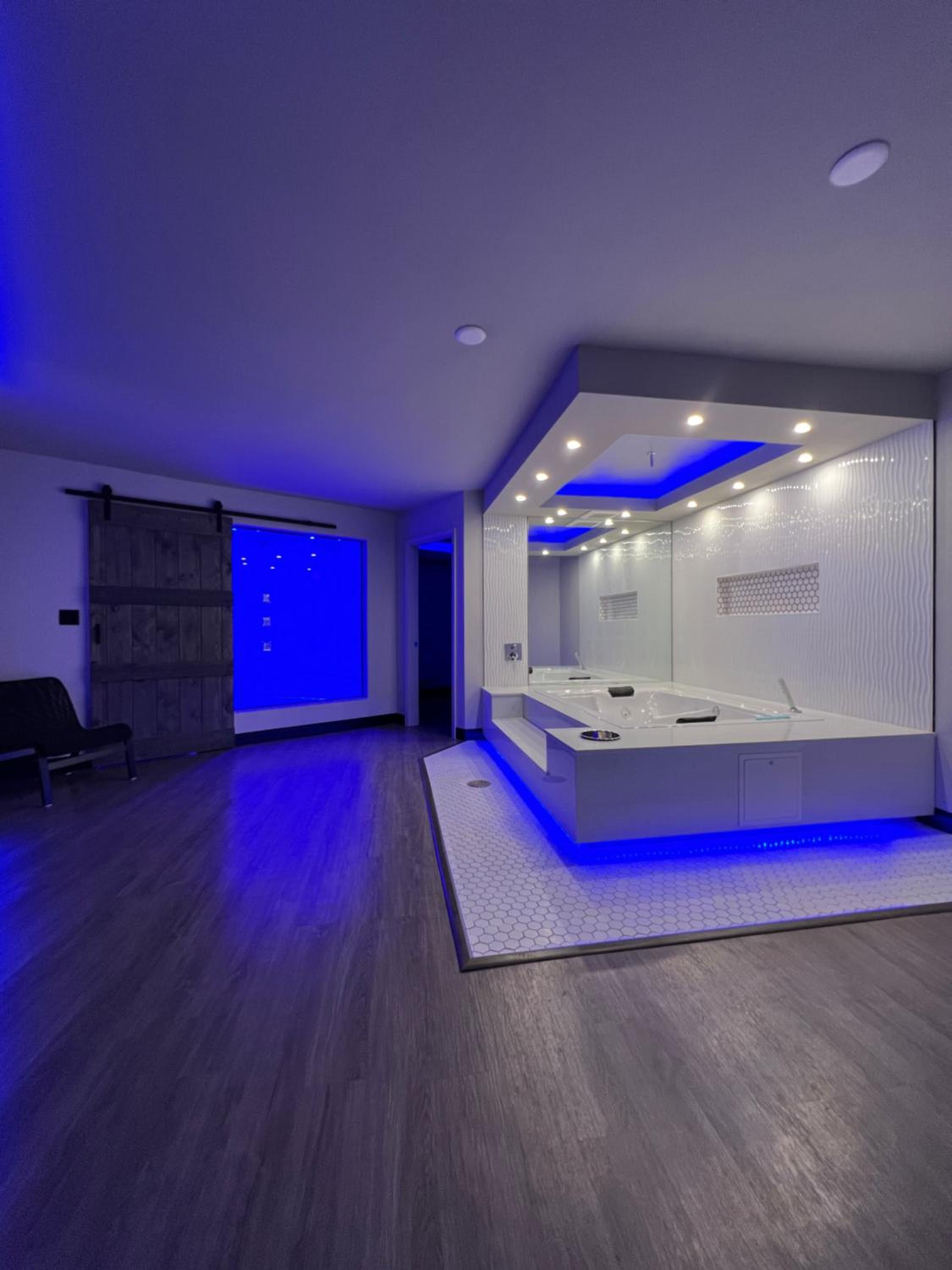 Imperial Suites, Adults Only