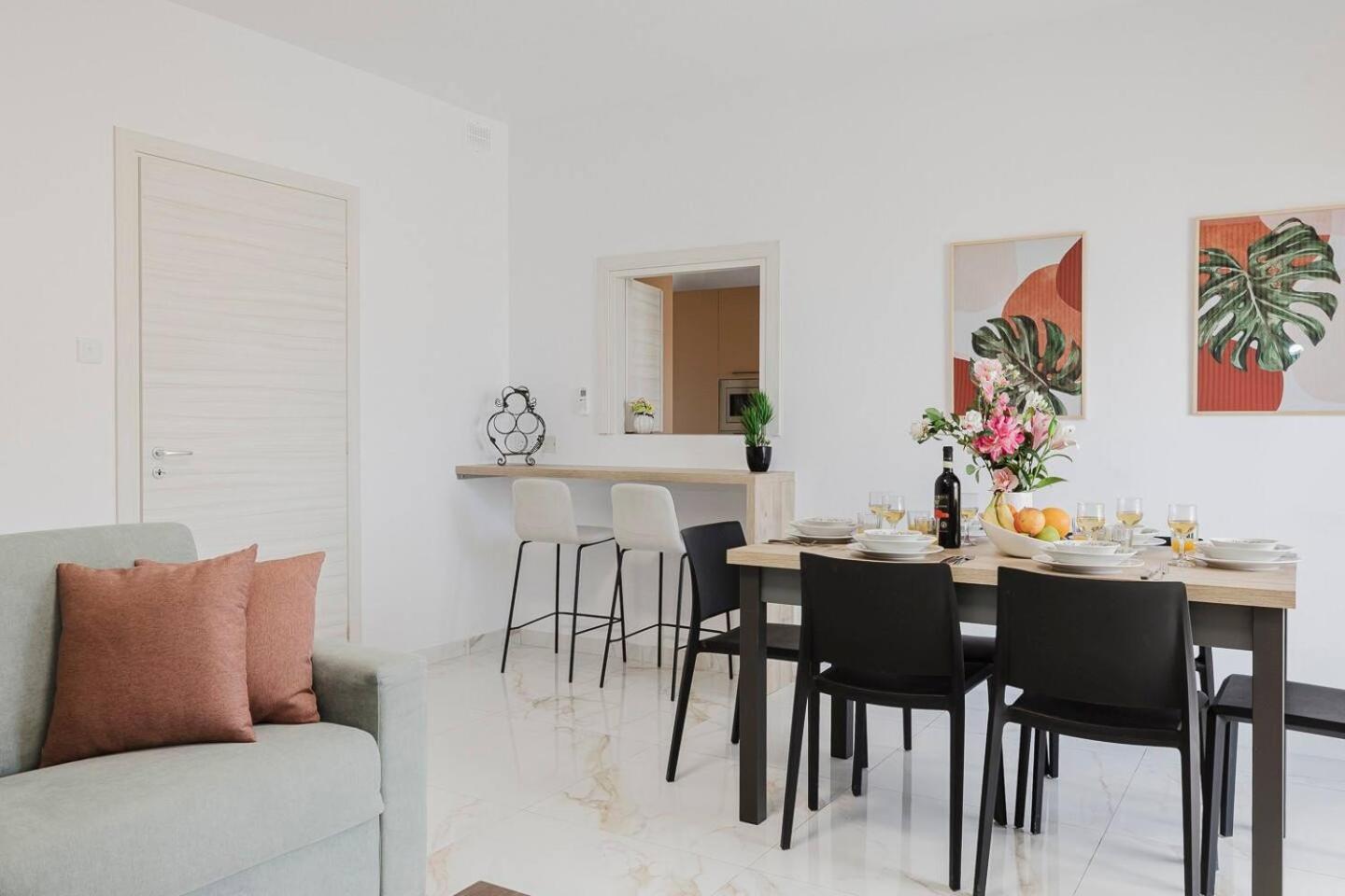 Spinola Court 2BED w pool and parking by Homely view 2