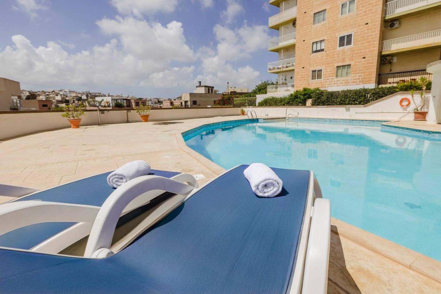 Spinola Court 2BED w pool and parking by Homely view 4