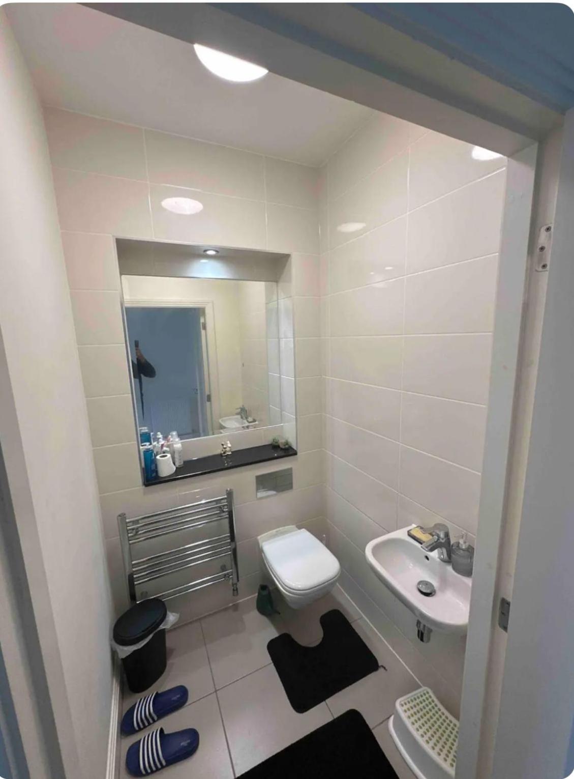 Private single bedroom in beautiful house