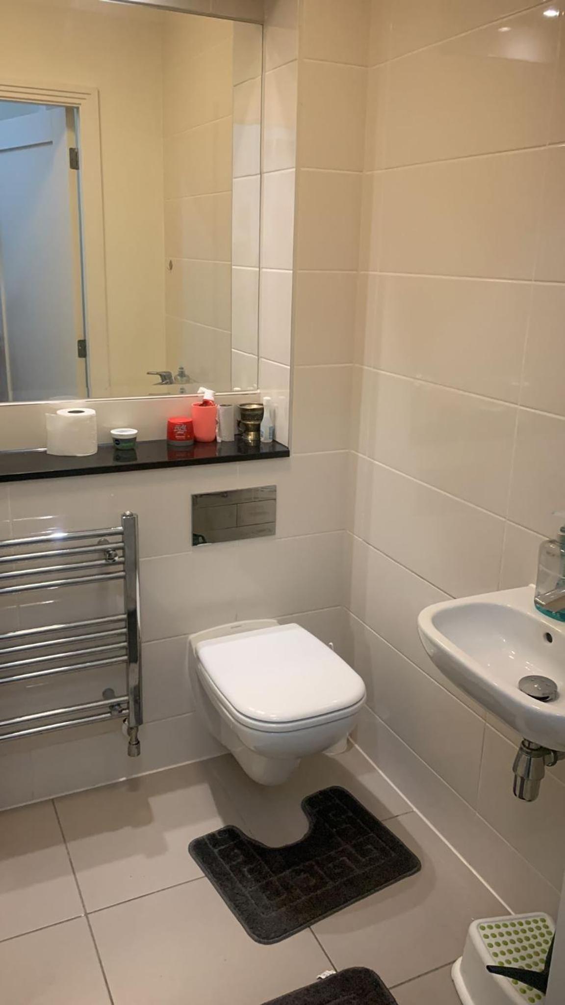 Private single bedroom in beautiful house