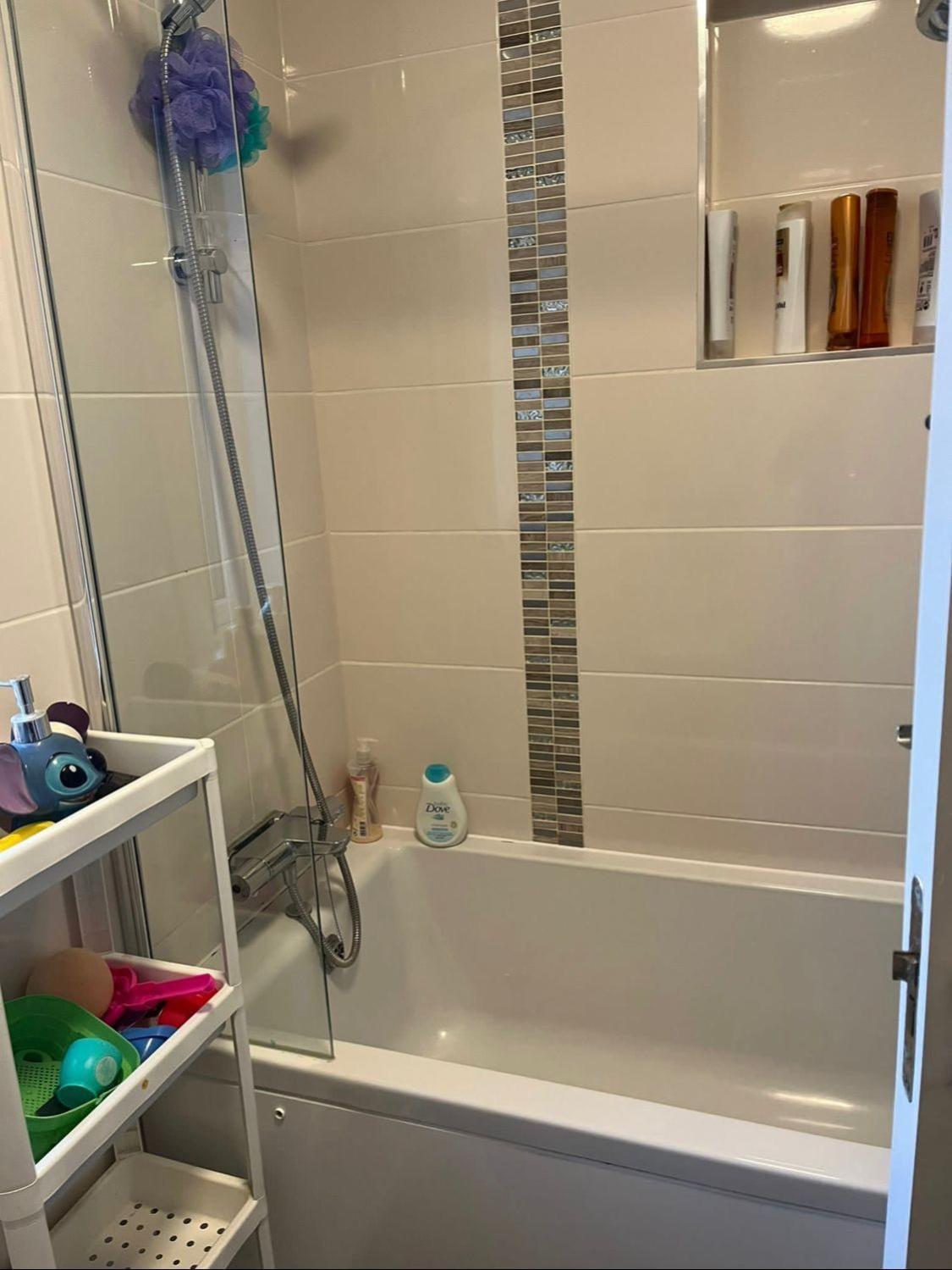 Private single bedroom in beautiful house