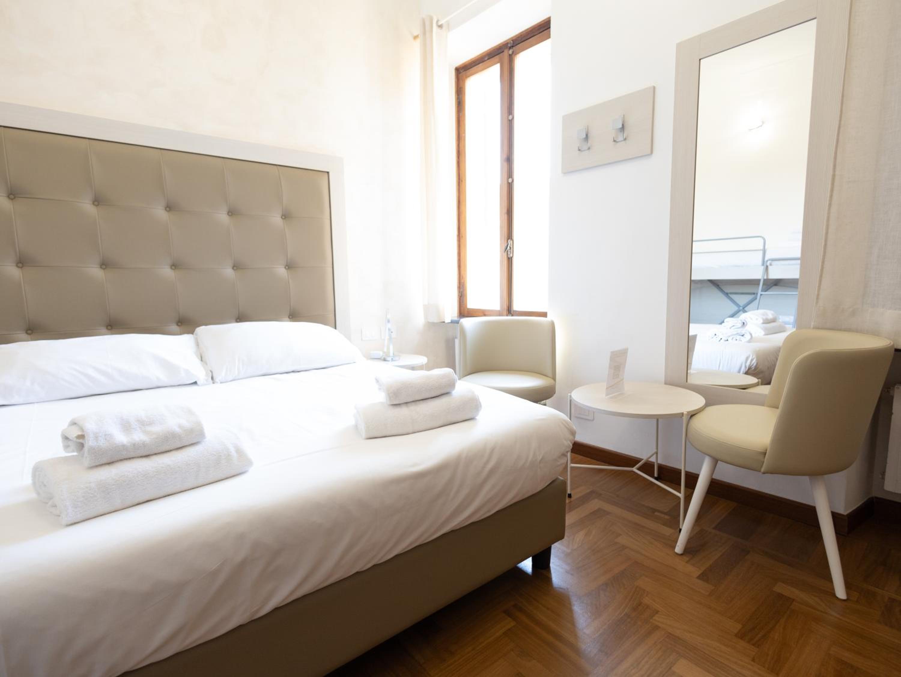 Romerooms Condotti