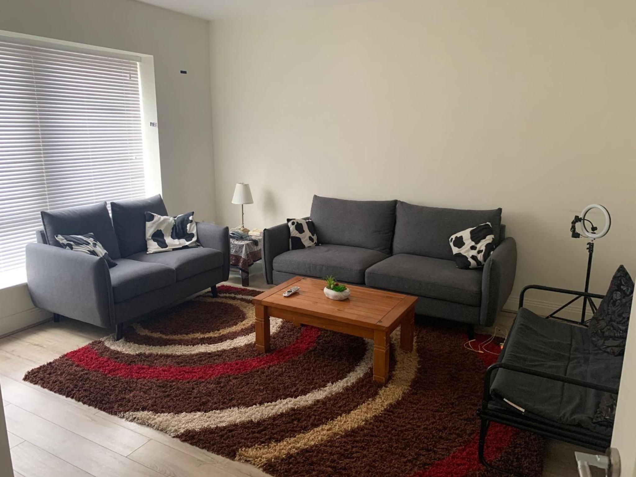 Private single bedroom in beautiful house
