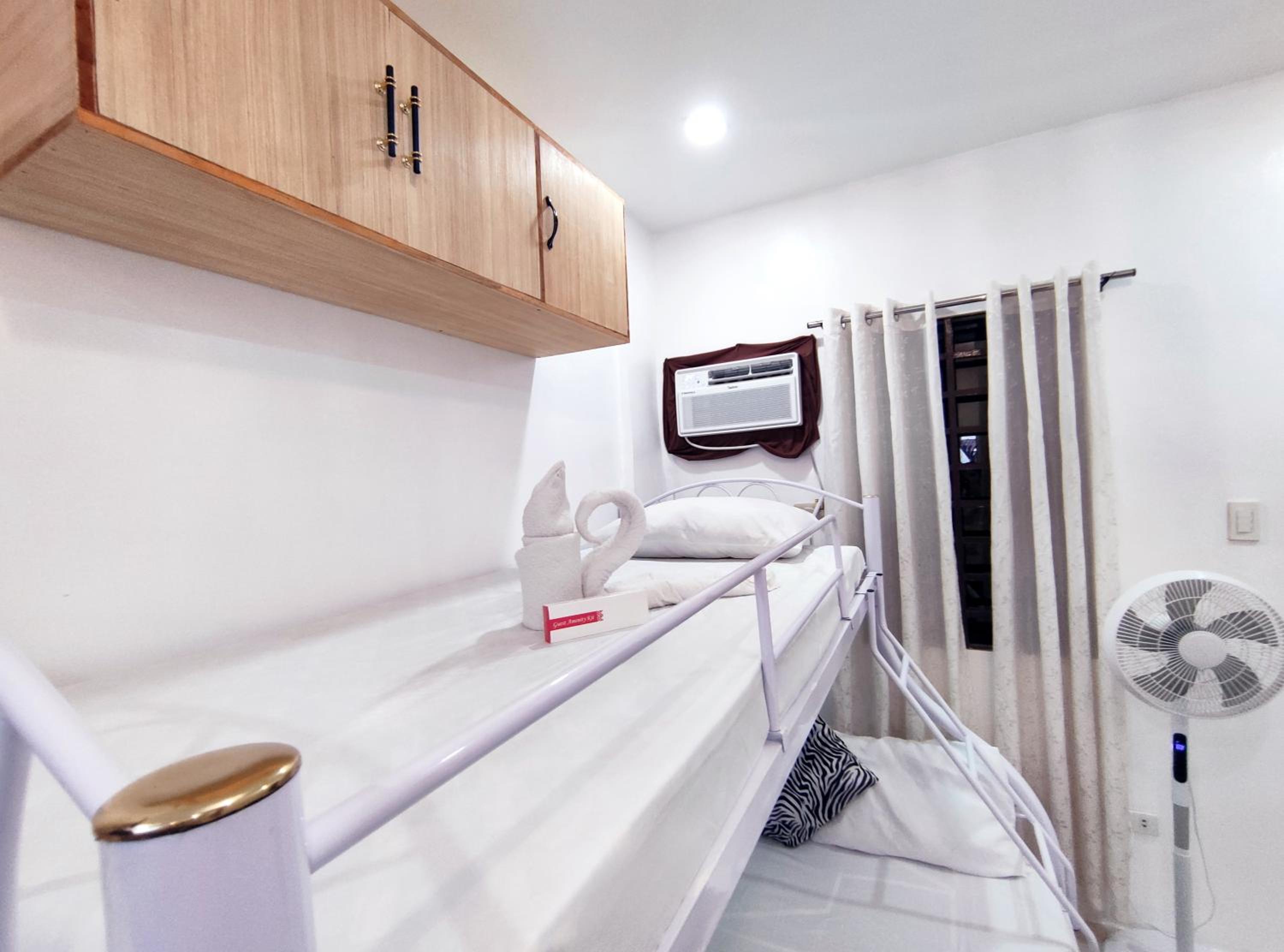 SNOW Studio Apartment - Near Clark International Airport view 5