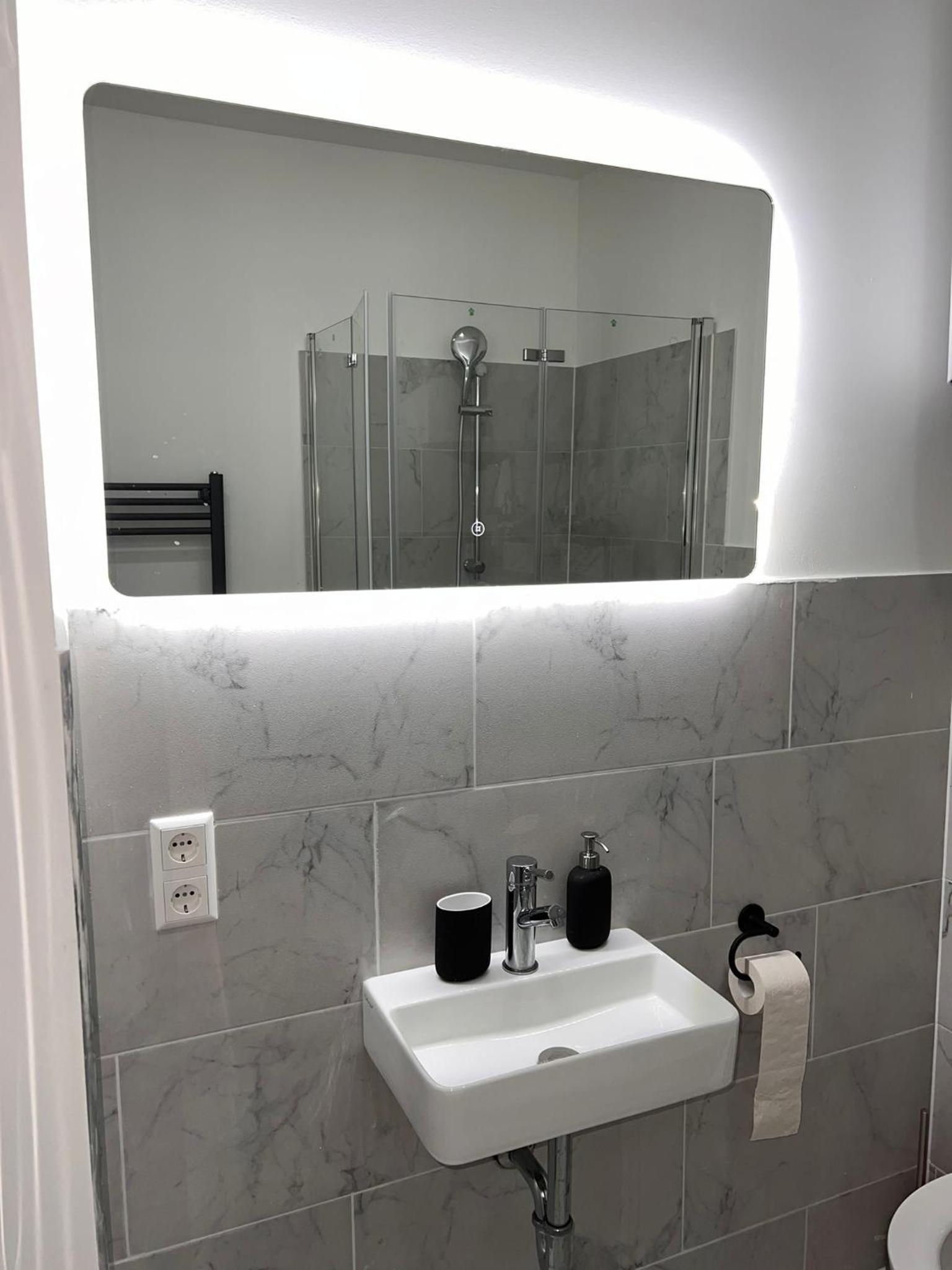 BIG 7RMS City Central Loft, 1ALocation