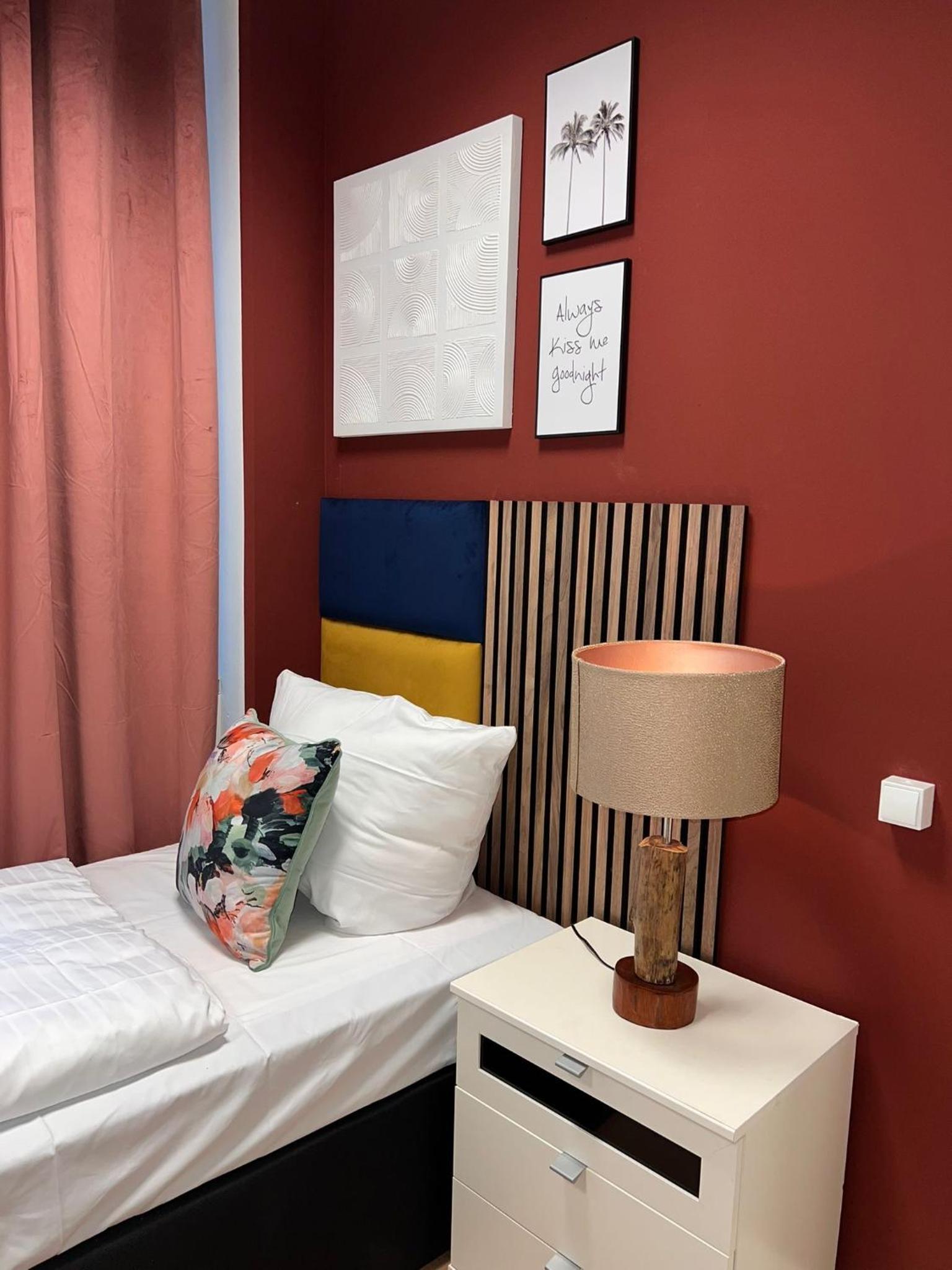 BIG 7RMS City Central Loft, 1ALocation