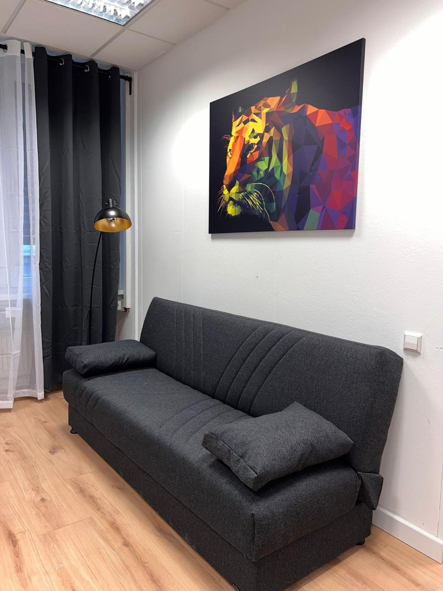 BIG 7RMS City Central Loft, 1ALocation