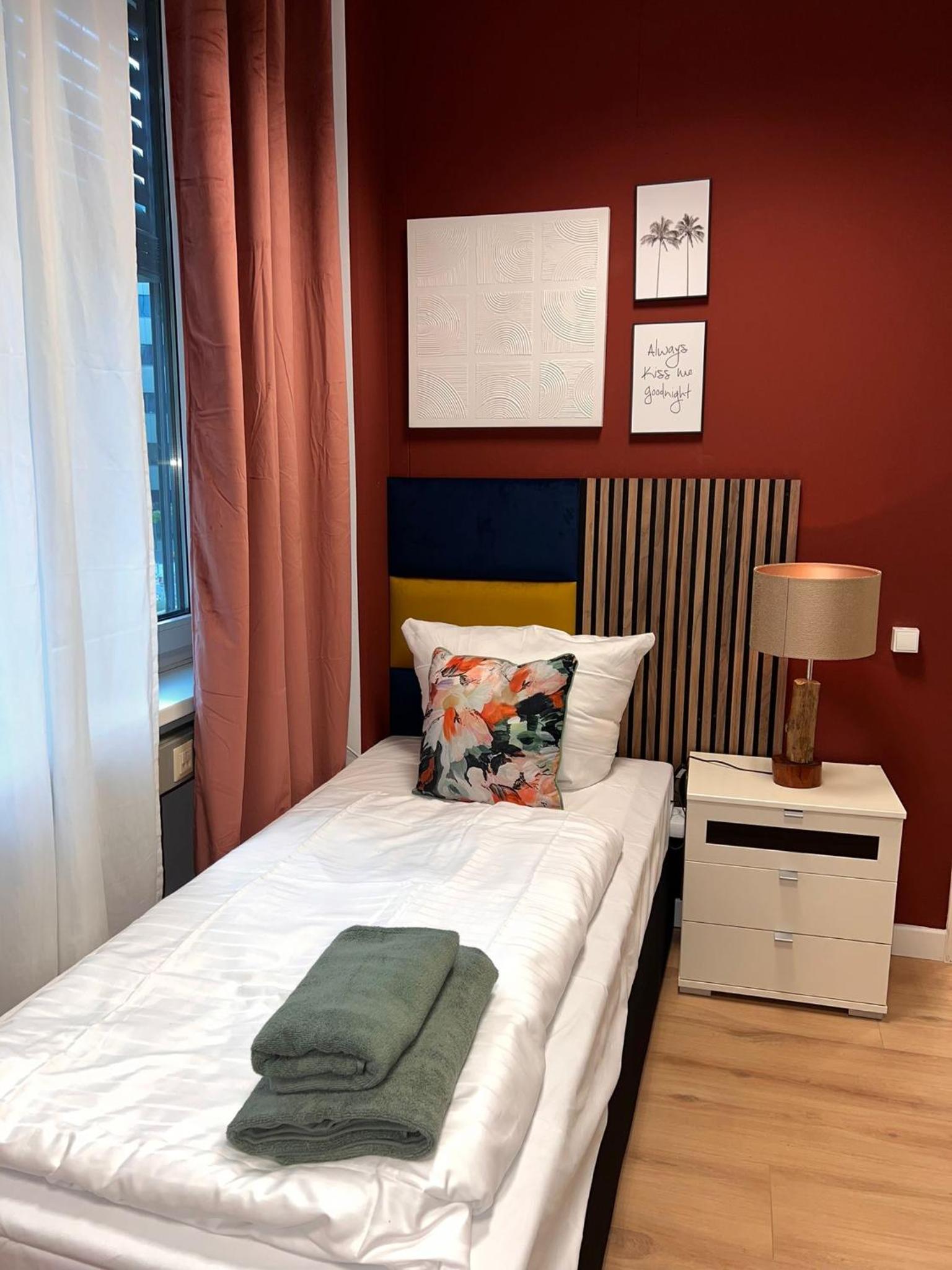BIG 7RMS City Central Loft, 1ALocation