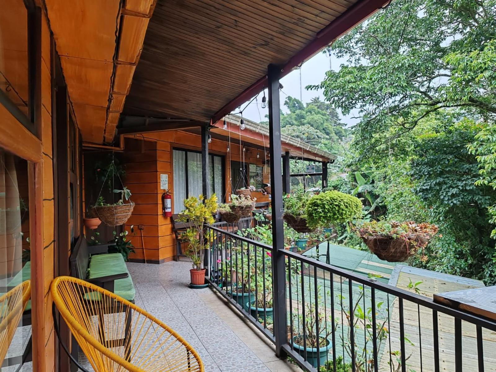 Cabinas El Pueblo B&B Monteverde