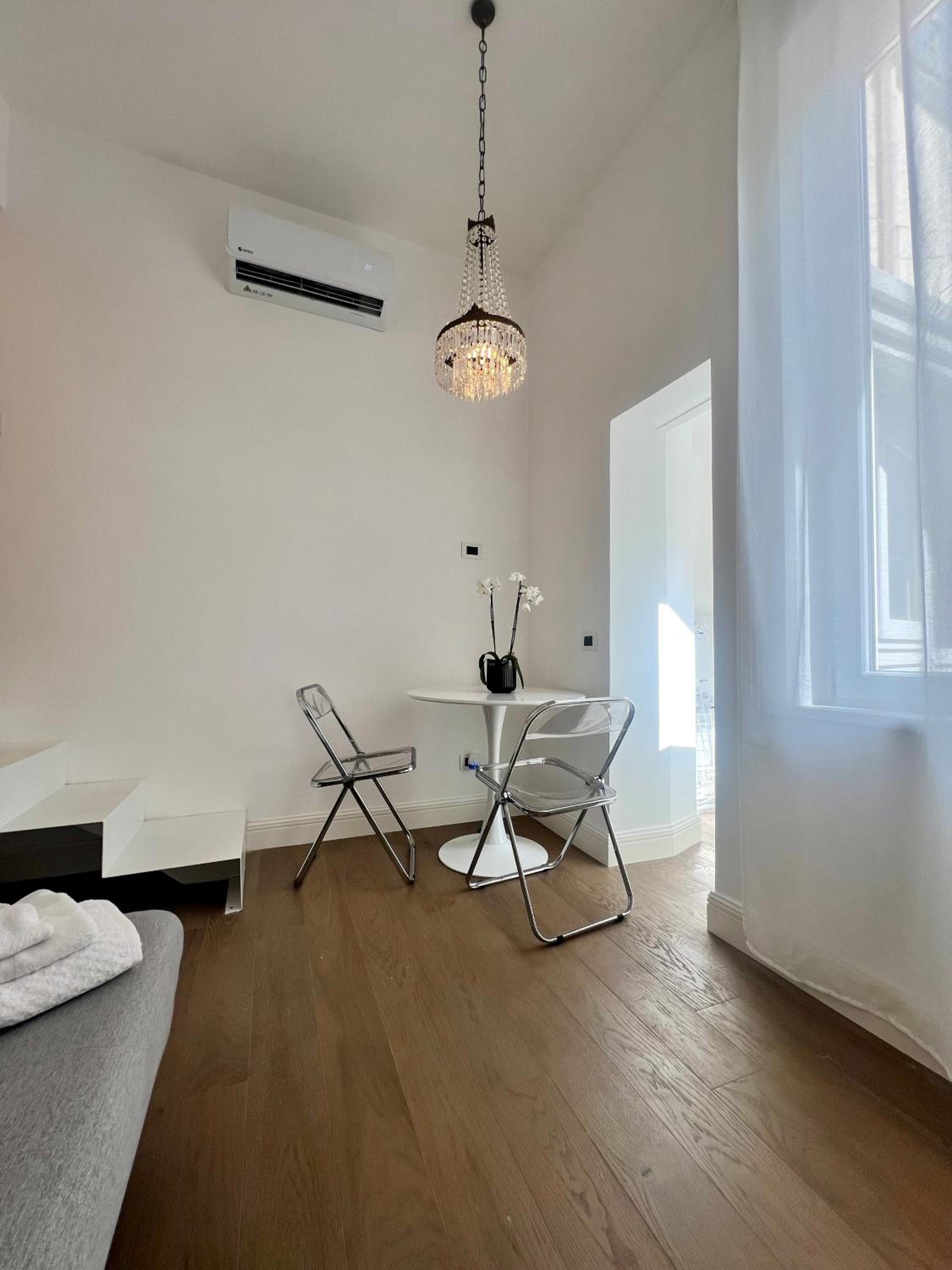 Lion Suite