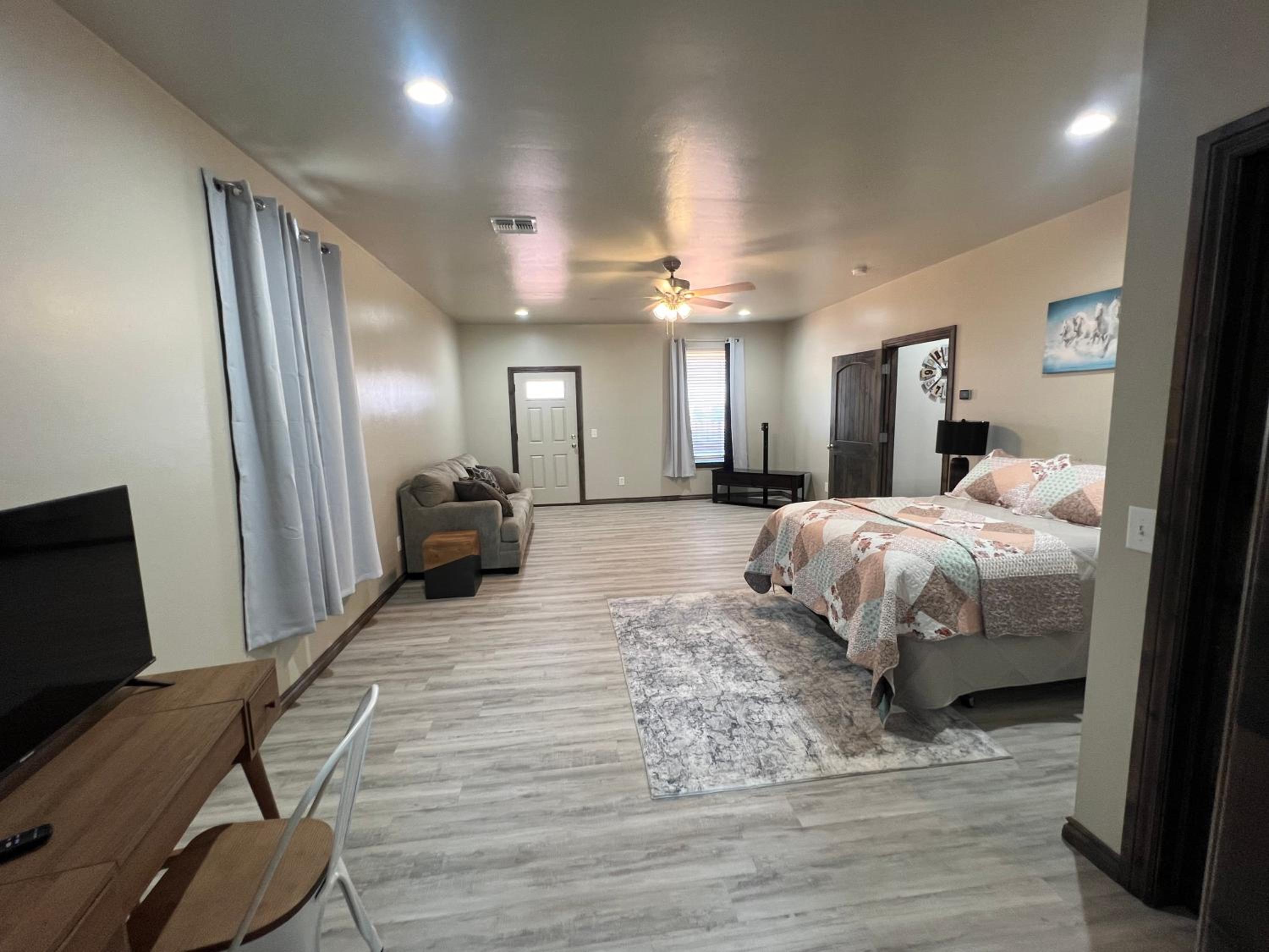 Lakeview Suites