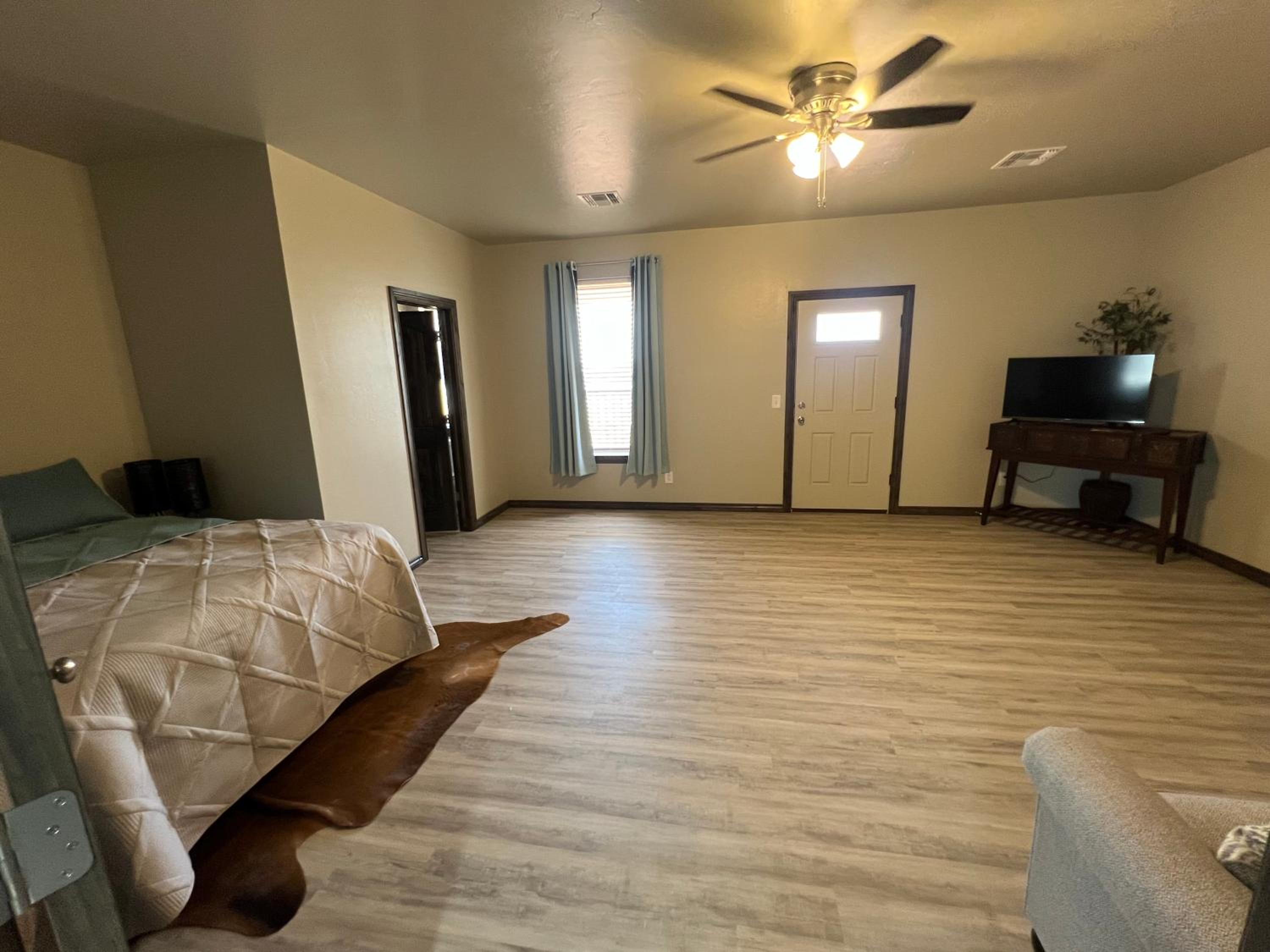 Lakeview Suites
