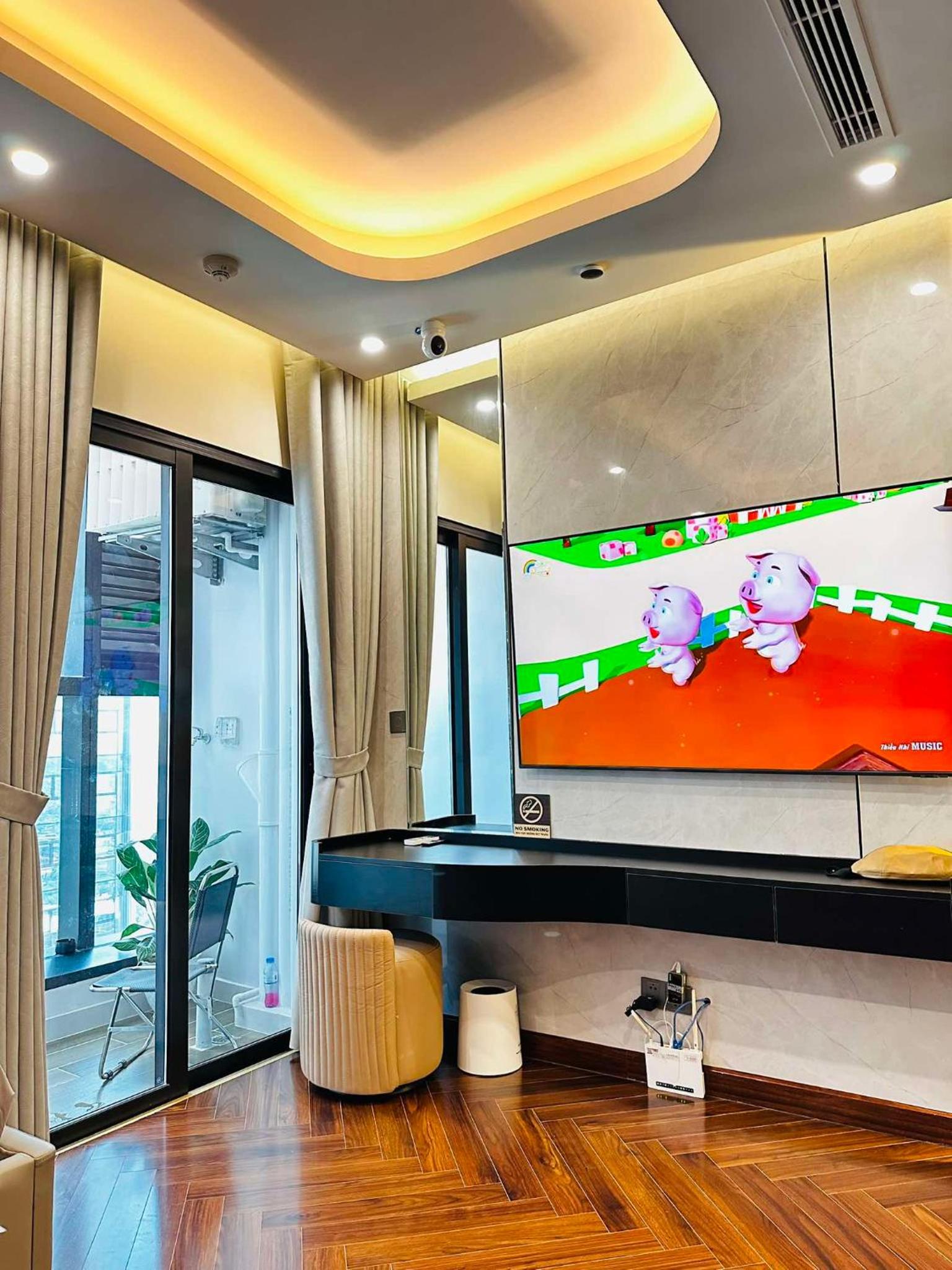Chill Homestay - Diamond Crown - Hải Phòng view 5