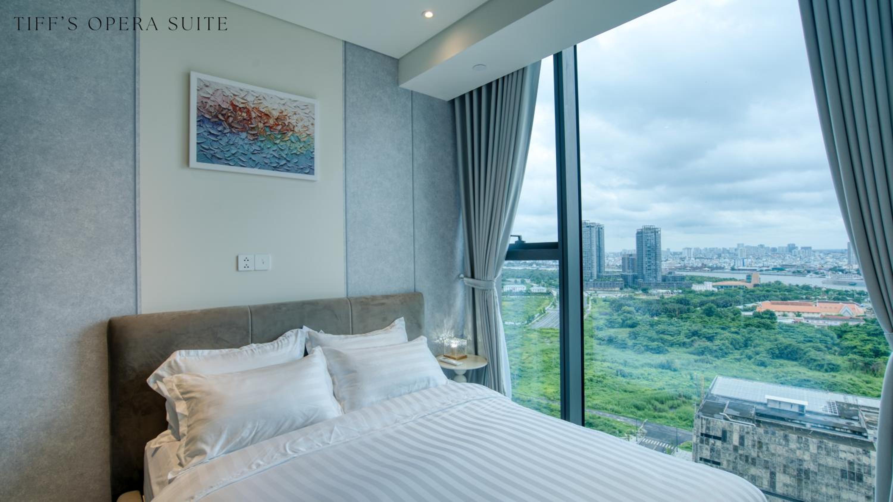 Metropole Thu Thiem - Tiff's Opera Suite
