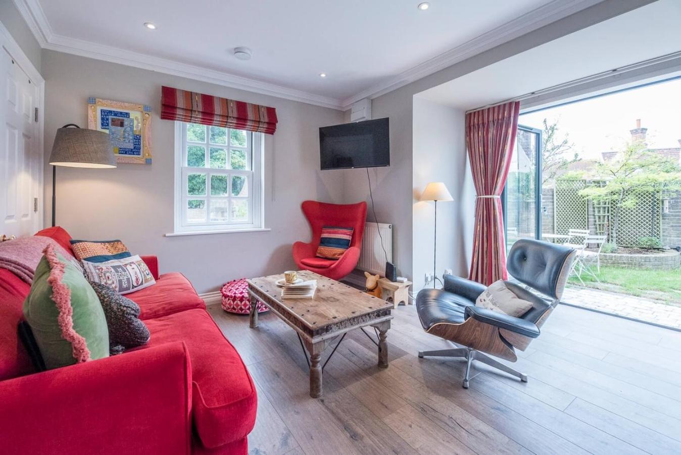The Poppies, a stylish Aldeburgh holiday home