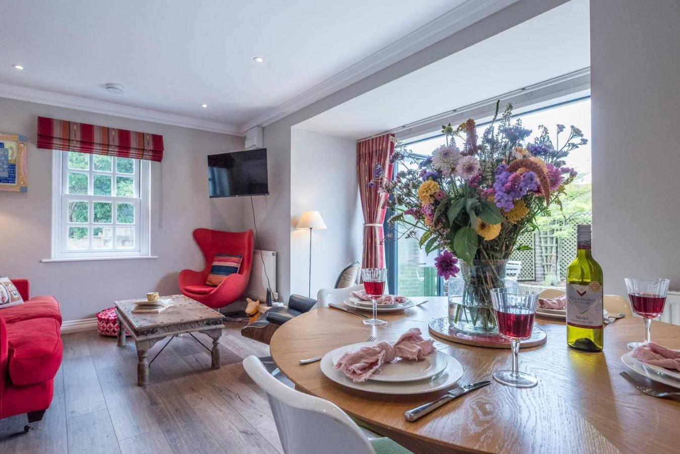 The Poppies, a stylish Aldeburgh holiday home